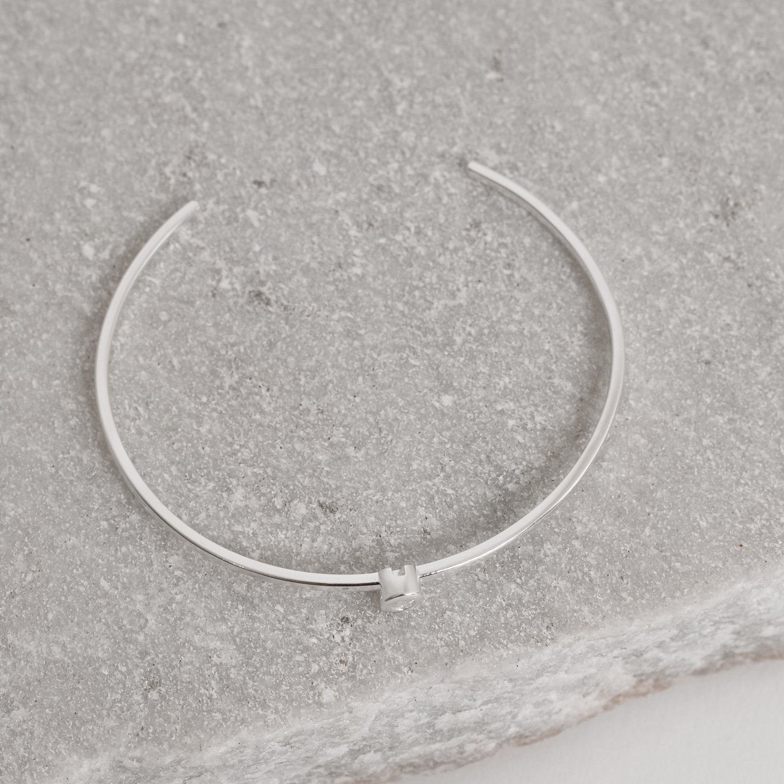 Bracelete zircônia redonda embutida regulável