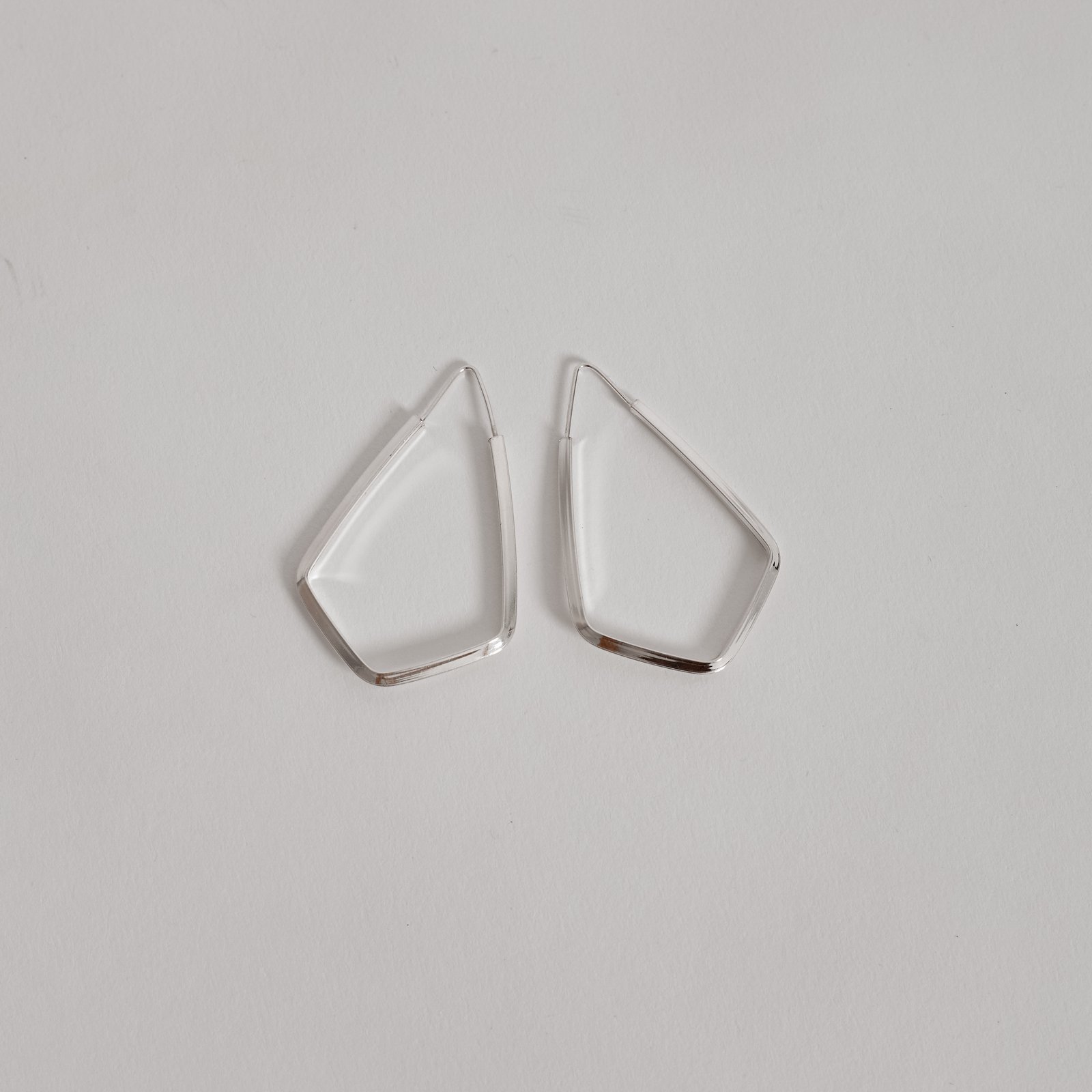 Argola balão 45mm fio triângulo
