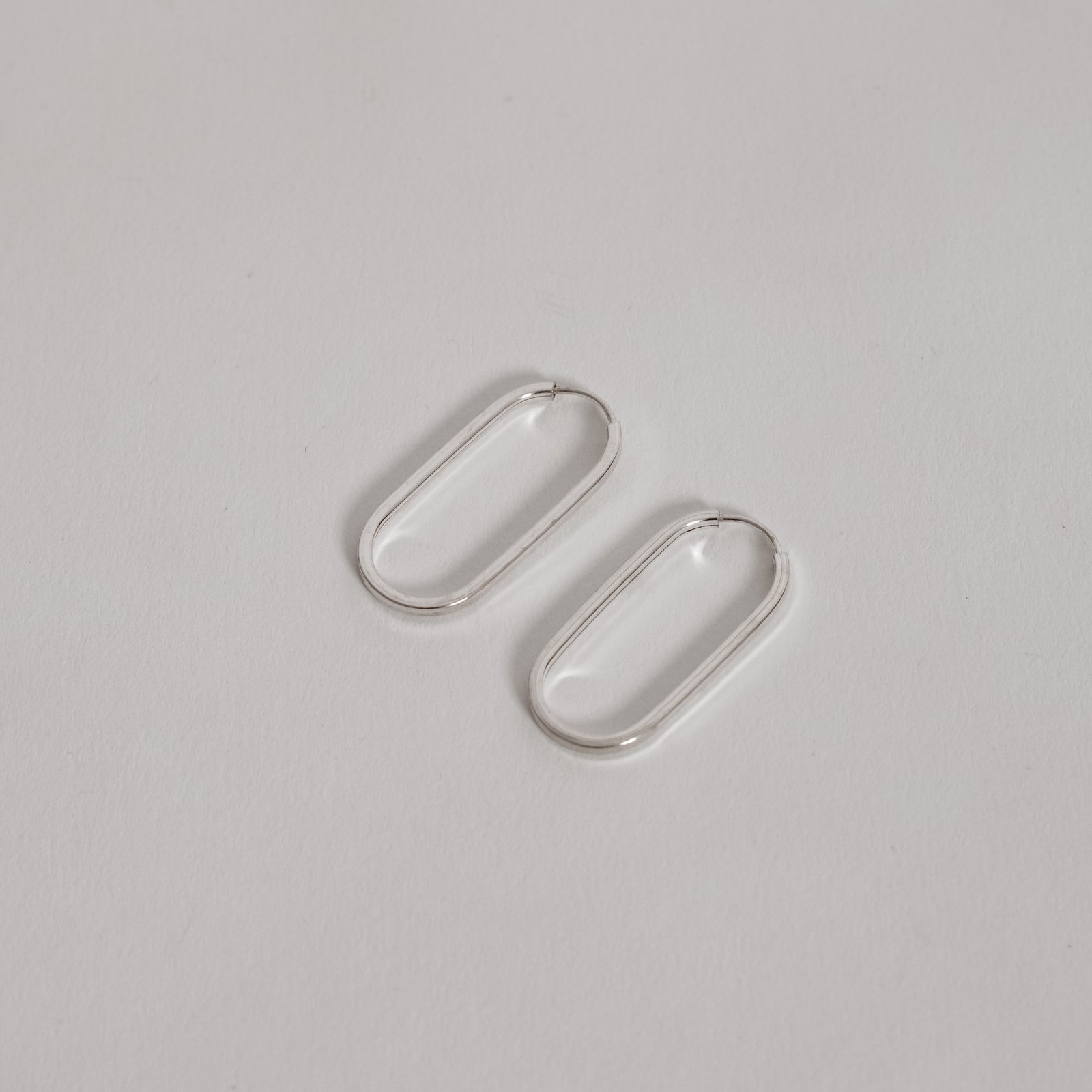 Argola oval 29mm fio quadrado