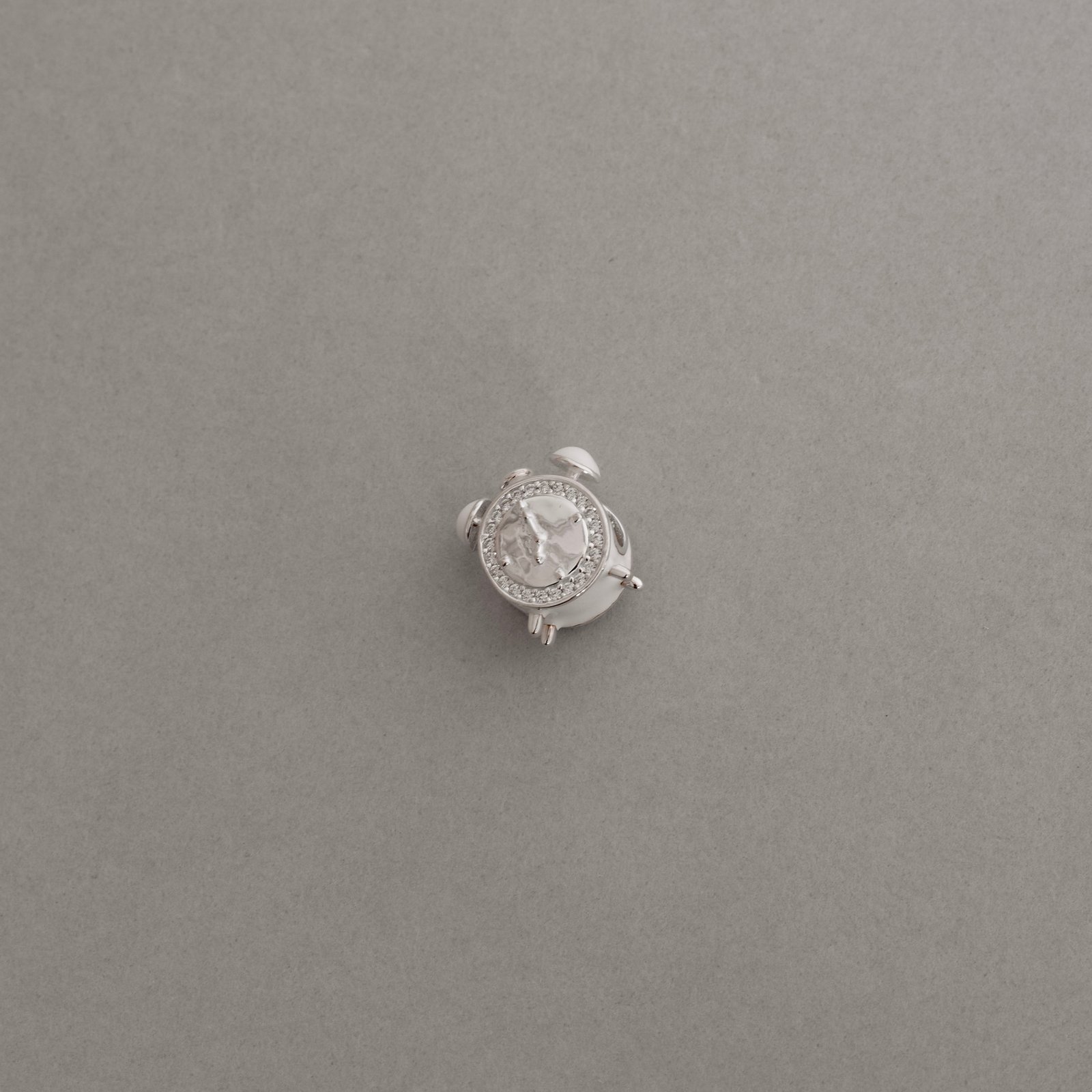 Berloque separador relógio cravejado 13mm resina