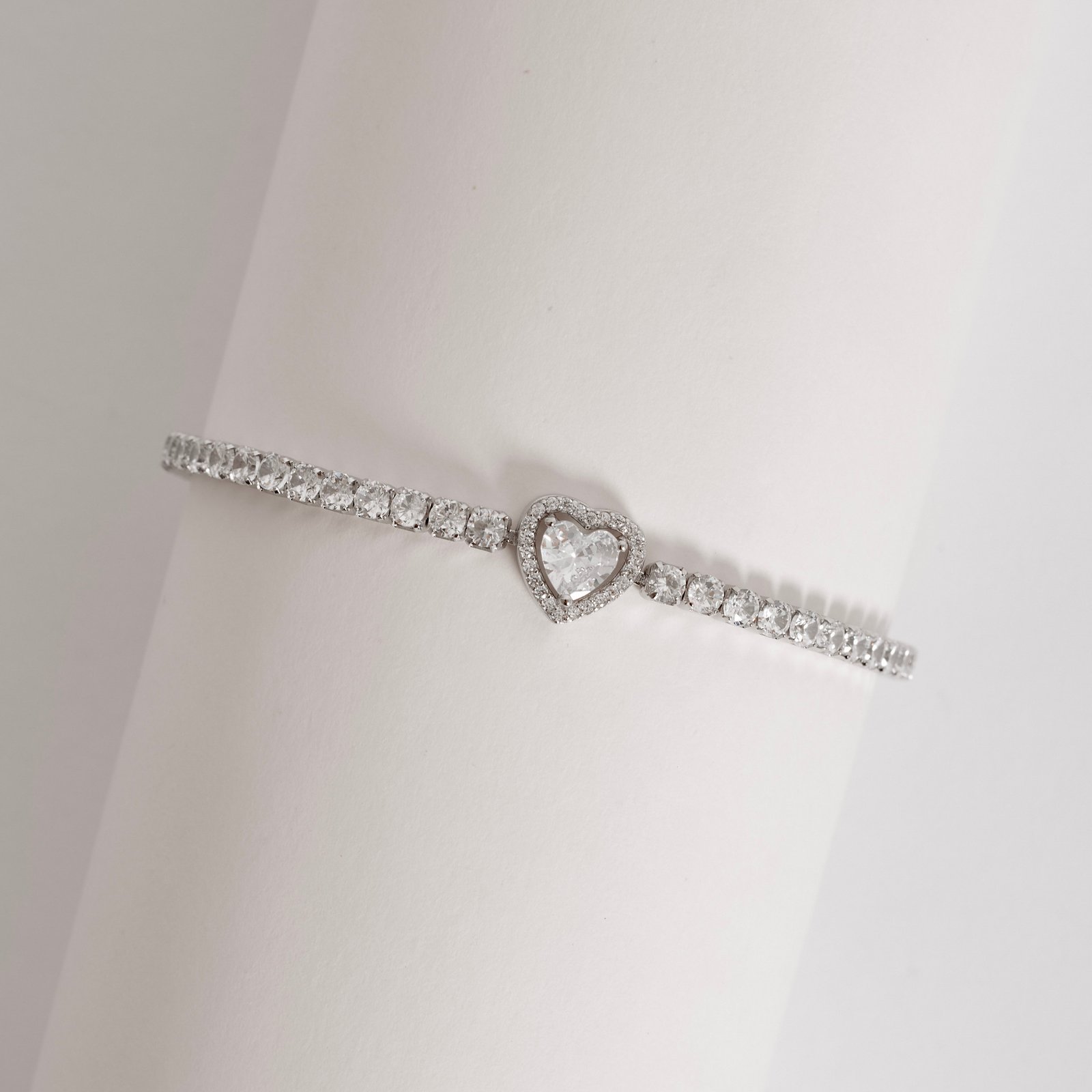 Pulseira Riviera 3.2 entremeio zircônia coração ródio