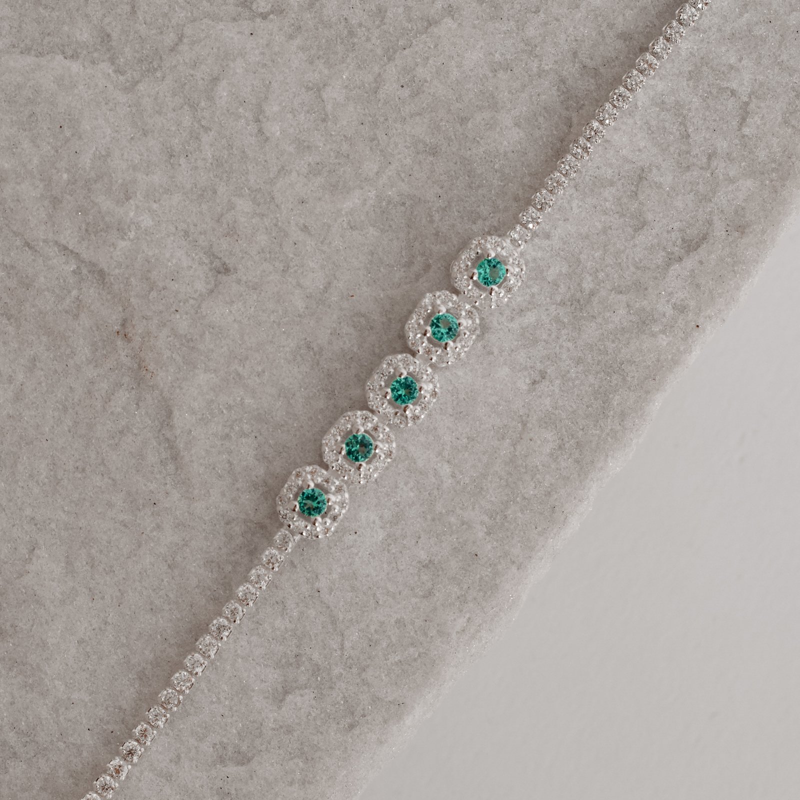 Pulseira Riviera entremeio quadrados cravejados detalhe turmalina 16+4cm