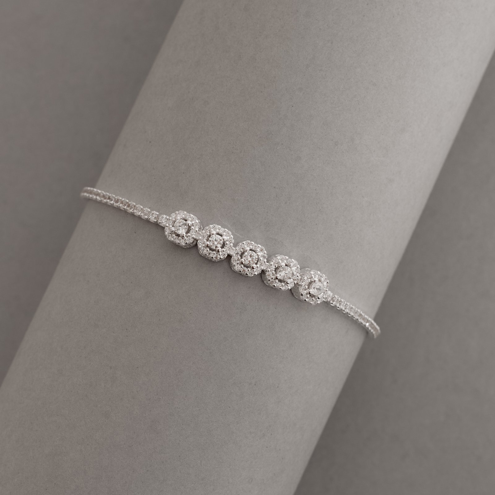 Pulseira Riviera entremeio quadrados cravejados 16+4cm