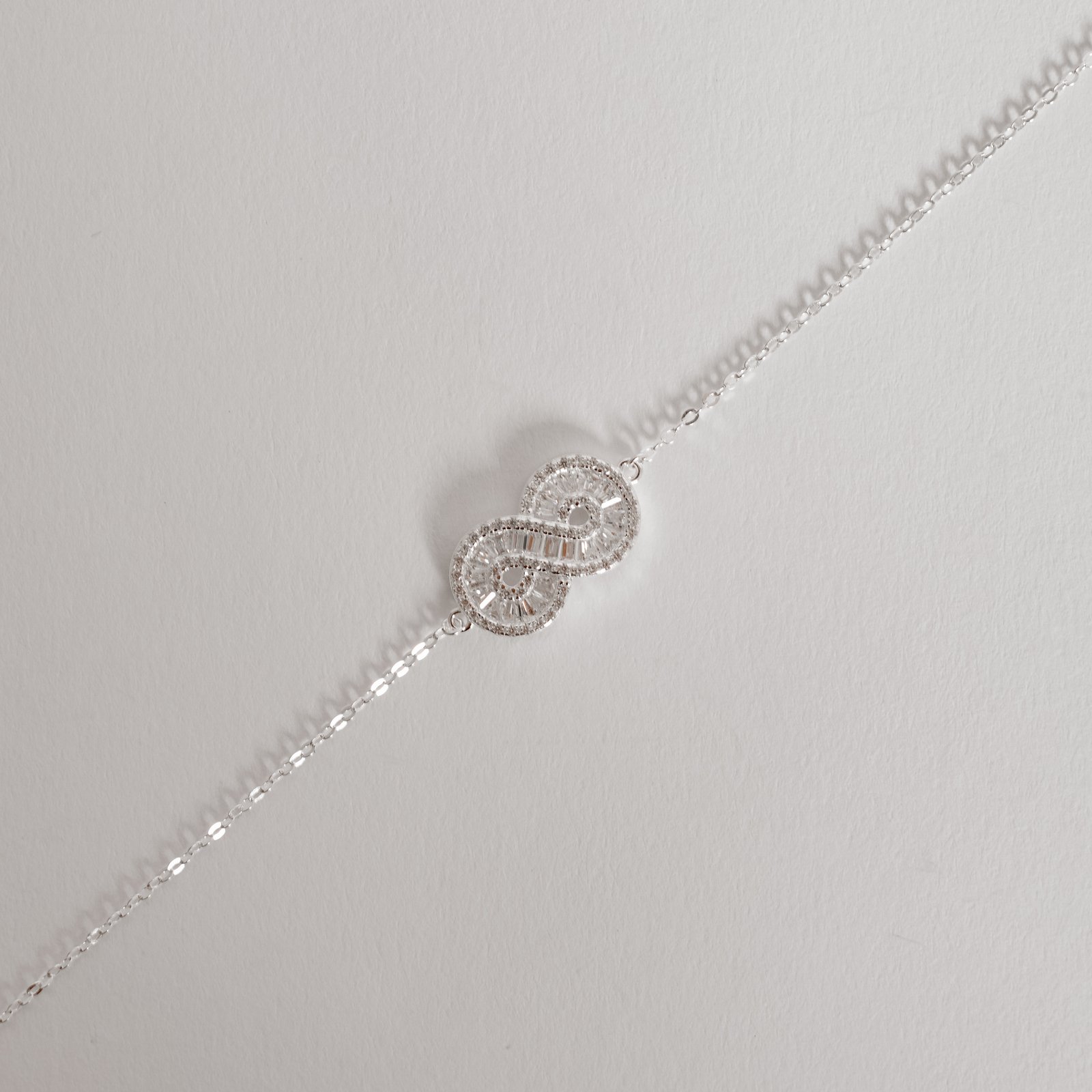 Pulseira entremeio infinito cravejado 17mm corrente cadeado 16+4cm