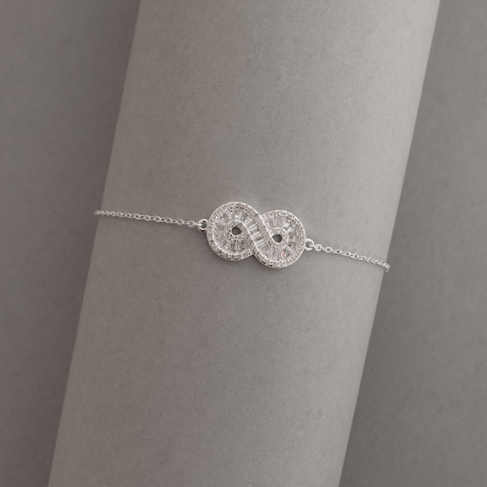 Pulseira entremeio infinito cravejado 17mm corrente cadeado 16+4cm