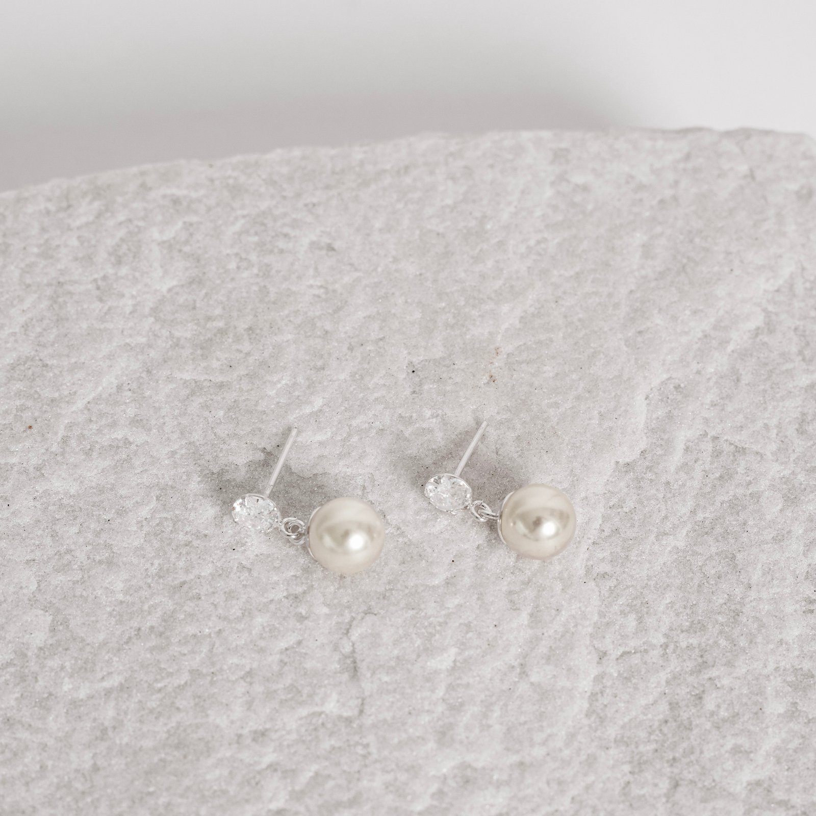 Brinco zircônia cristal 5mm pingente pérola 8mm