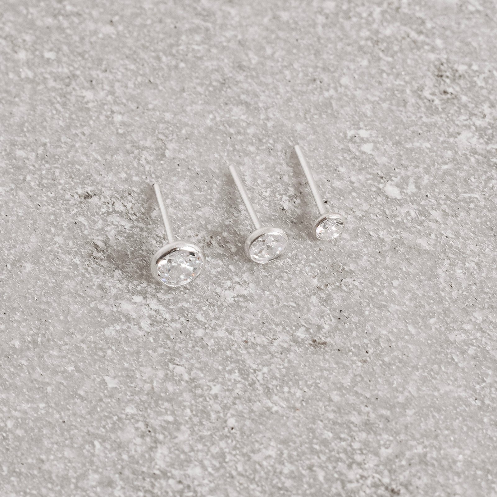 Trio zircônia redonda 3, 4 e 5mm cristal embutida
