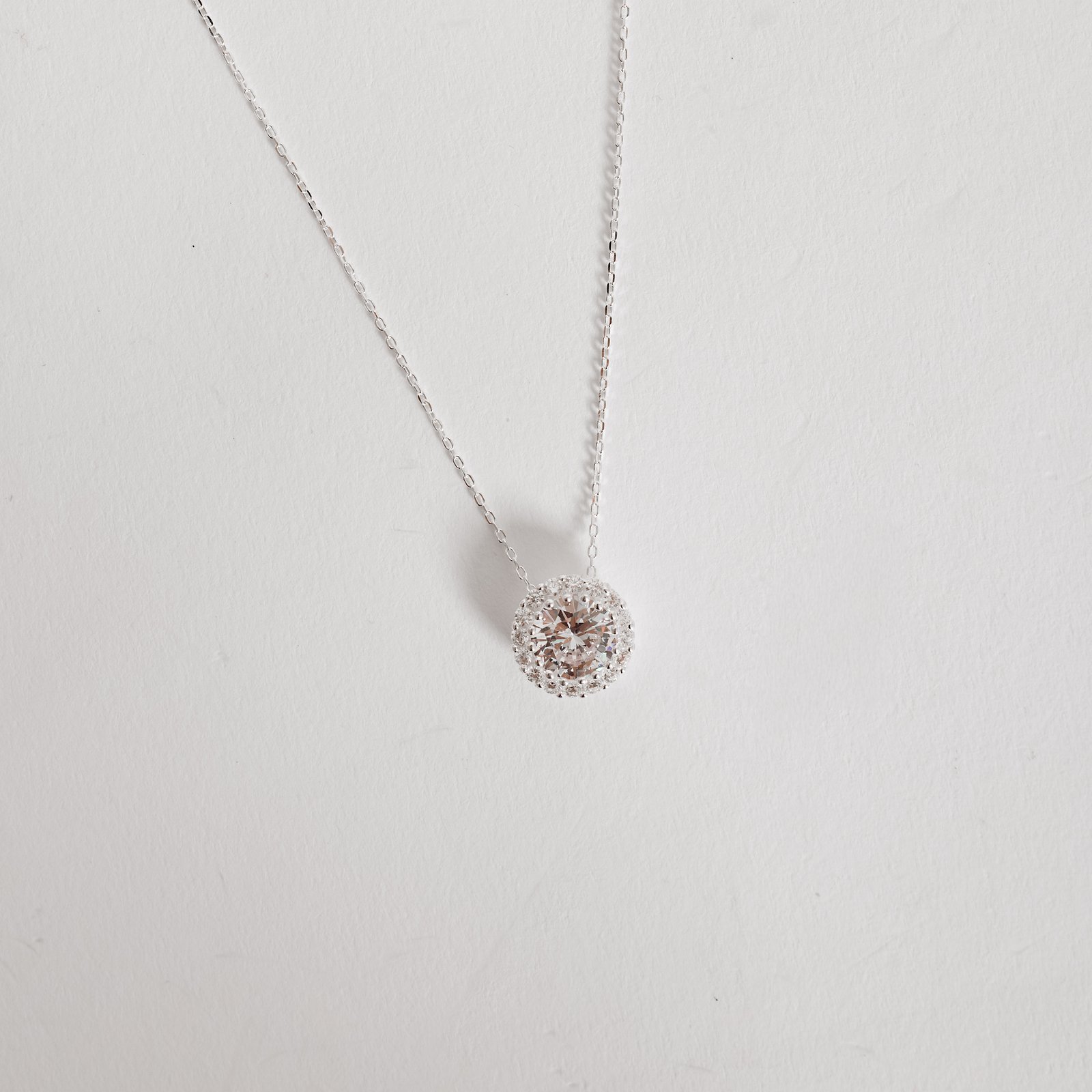 Colar pingente zircônia redonda com cravejado 12mm corrente cadeado 40+5cm