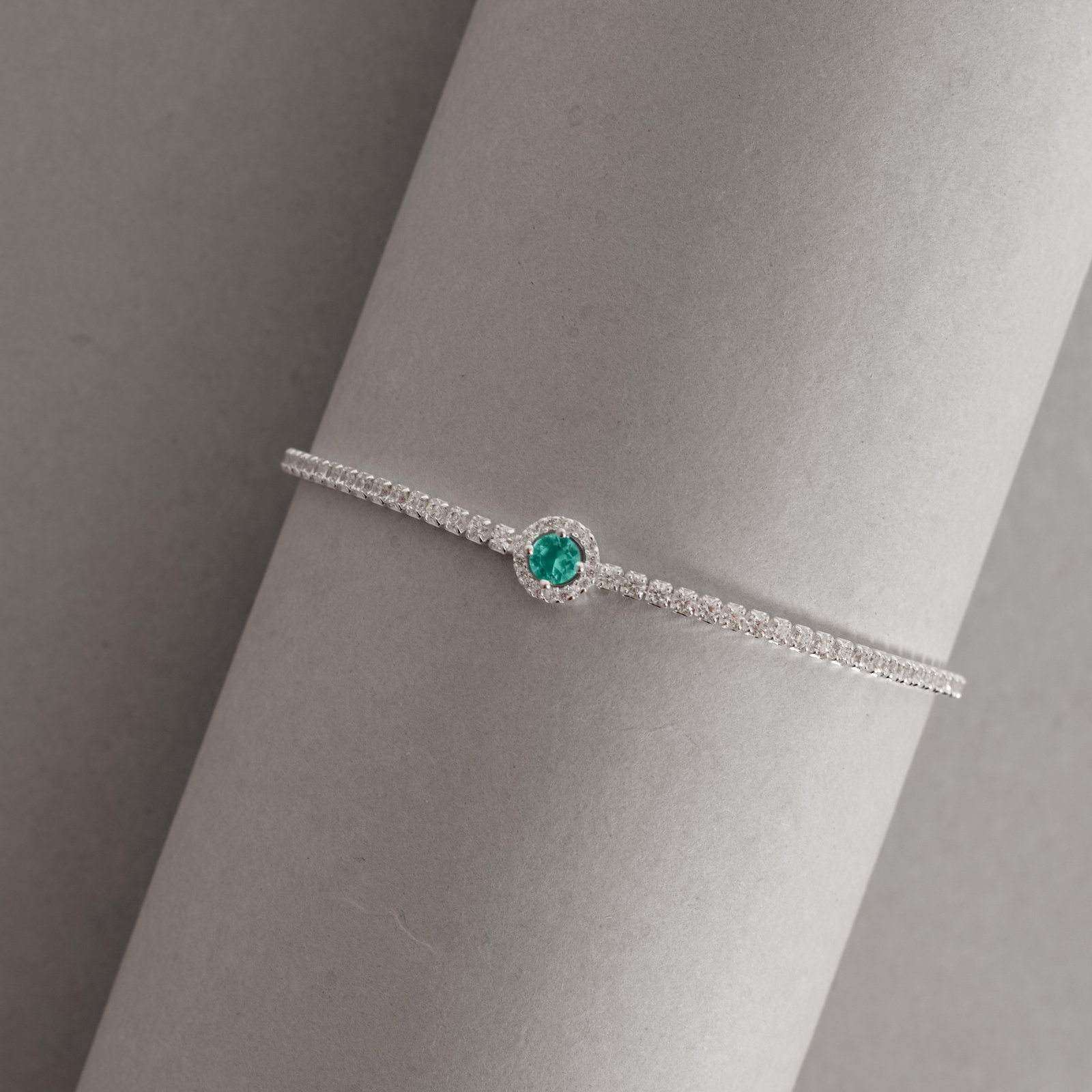 Pulseira Riviera 2mm com círculo vazado cravejado turmalina 16+4cm