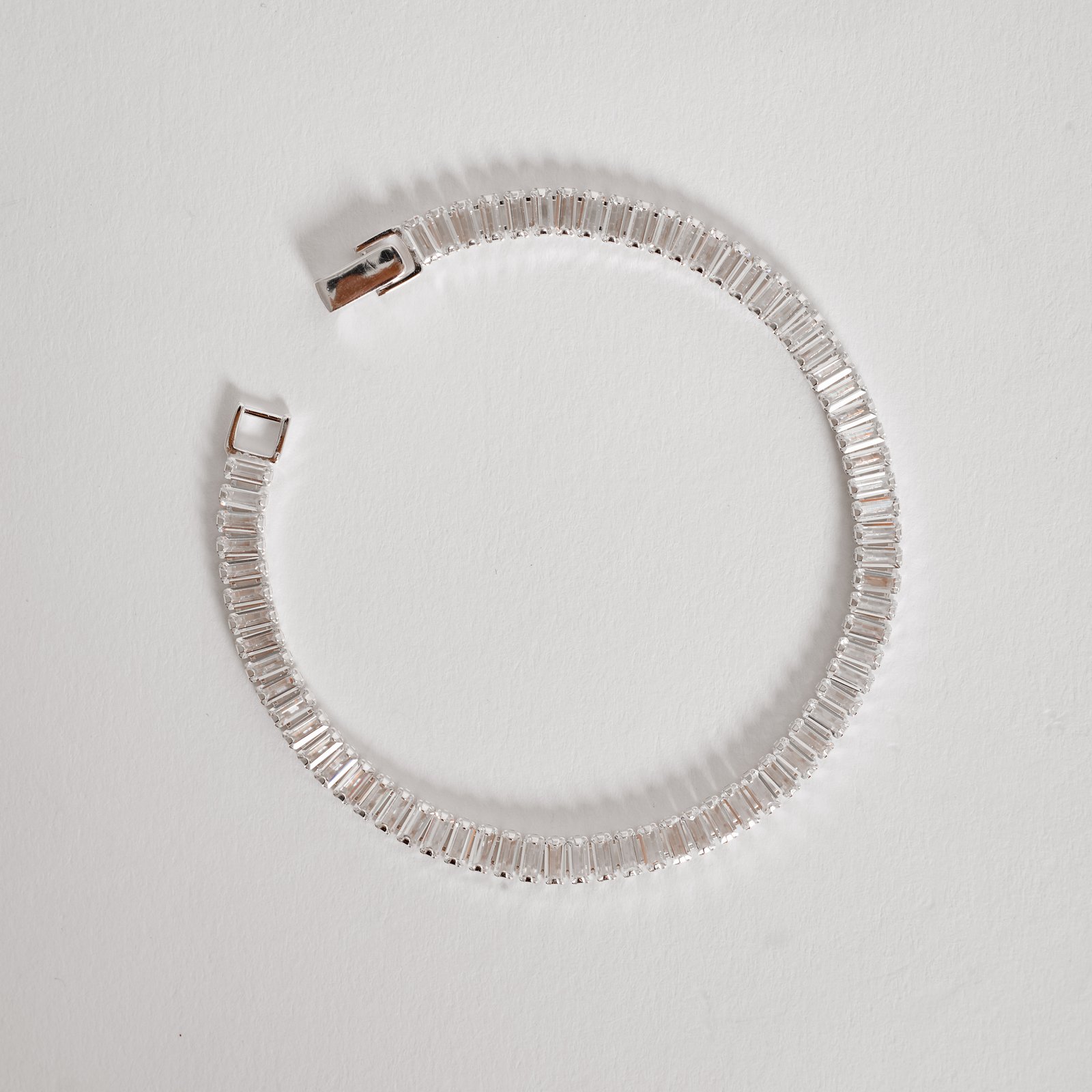 Pulseira Riviera zircônias retangulares 4x2mm 18cm