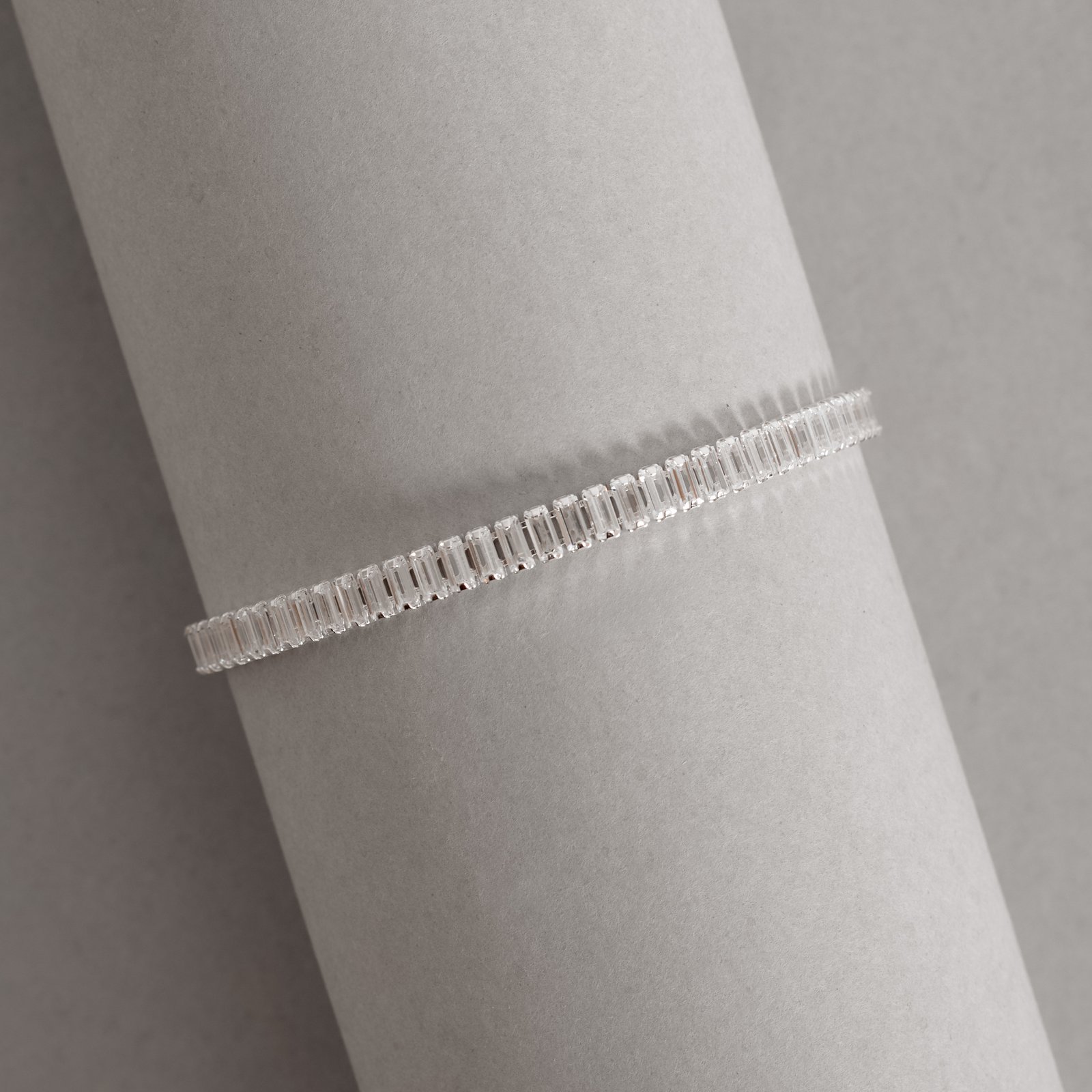 Pulseira Riviera zircônias retangulares 4x2mm 18cm