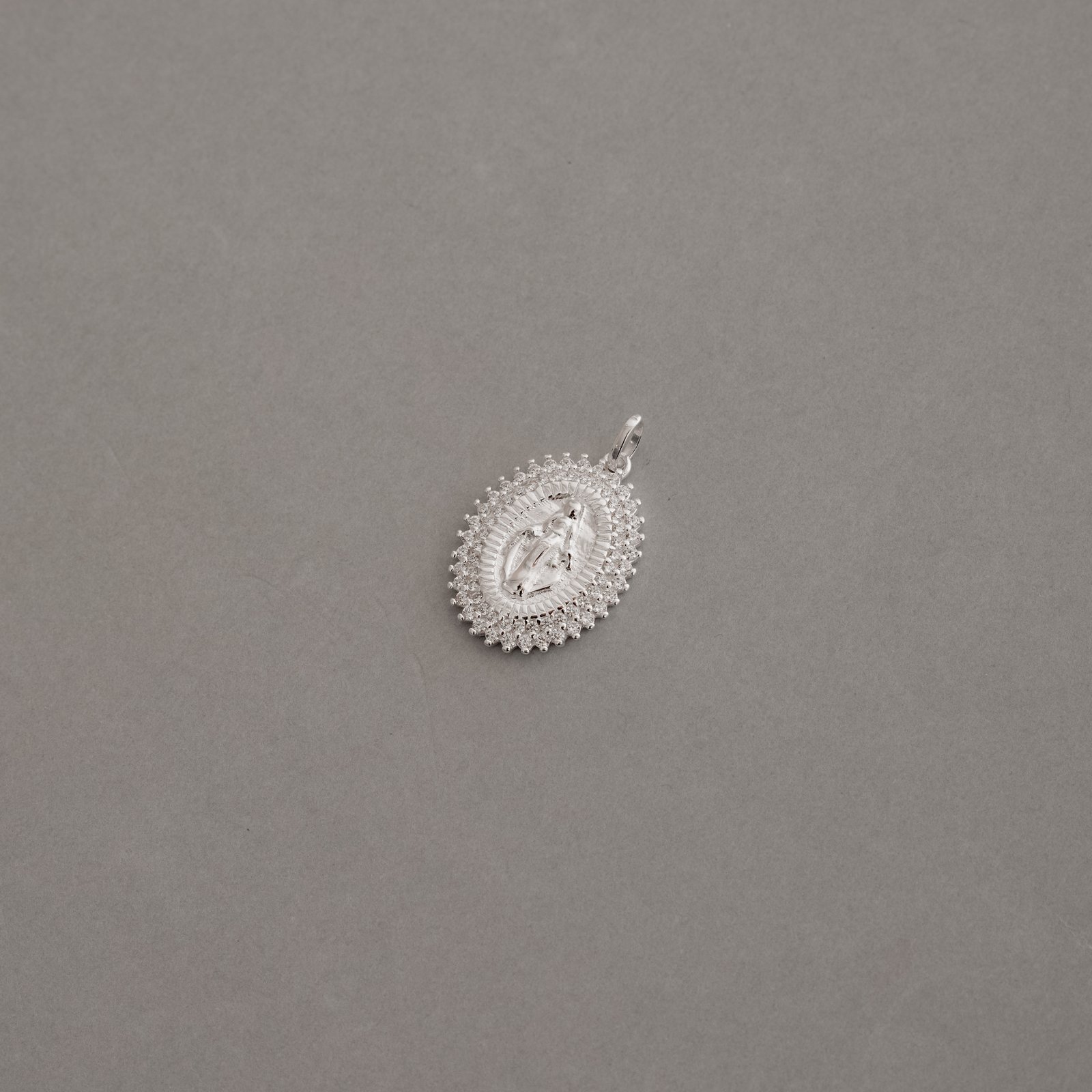 Pingente medalha Nsa. Sra. das Graças com cravejado duplo 21mm 