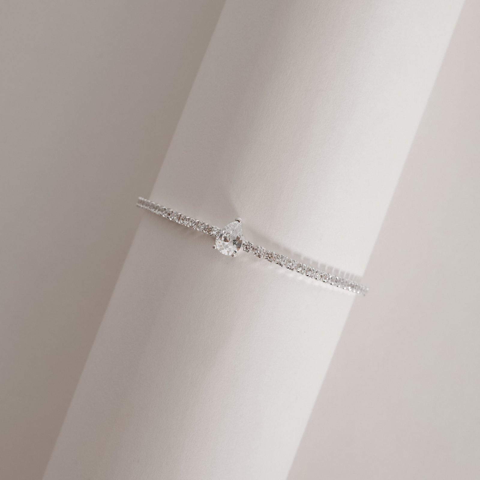 Pulseira Riviera 2mm detalhe zircônia gota 16+4cm