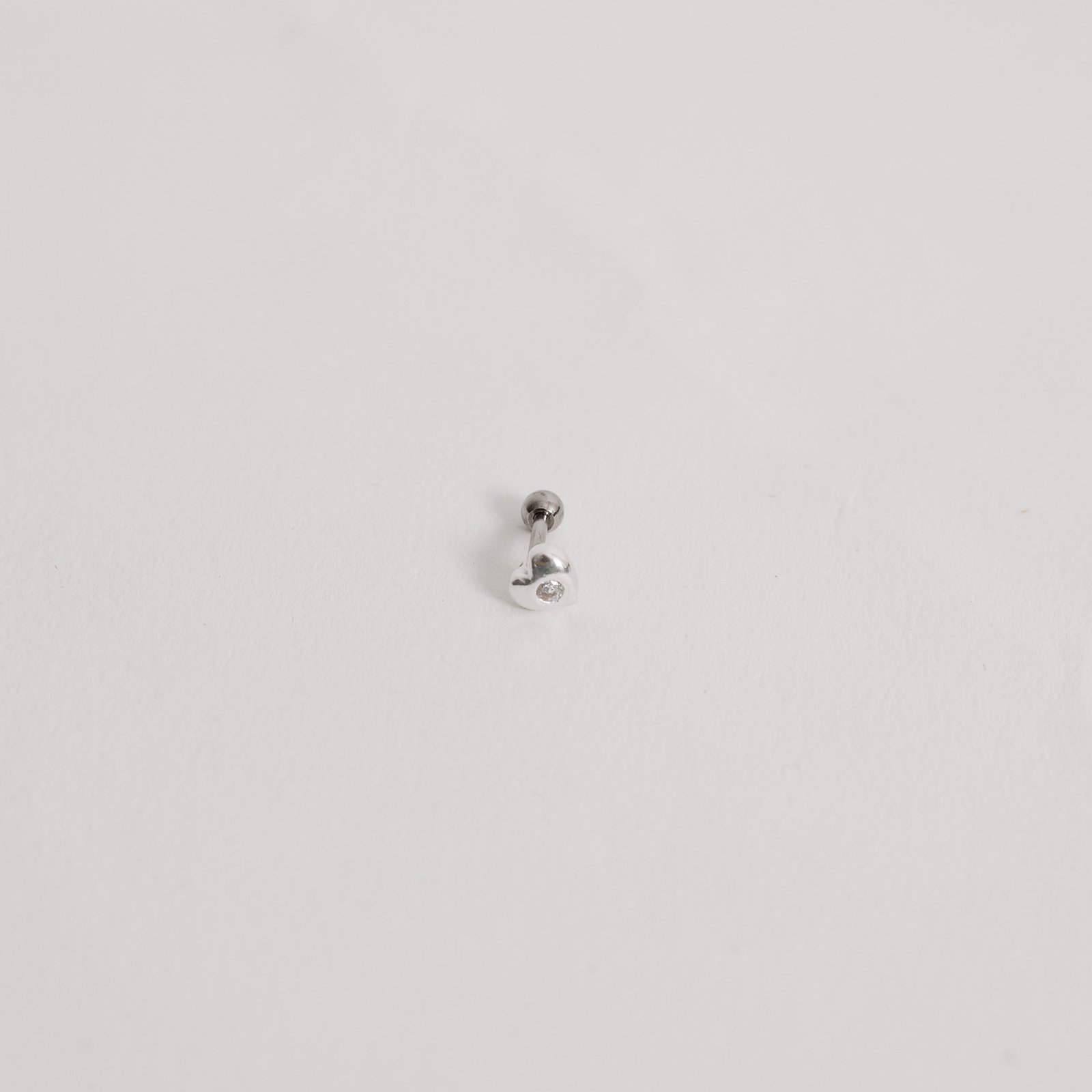Piercing haste coração com zircônia 5mm