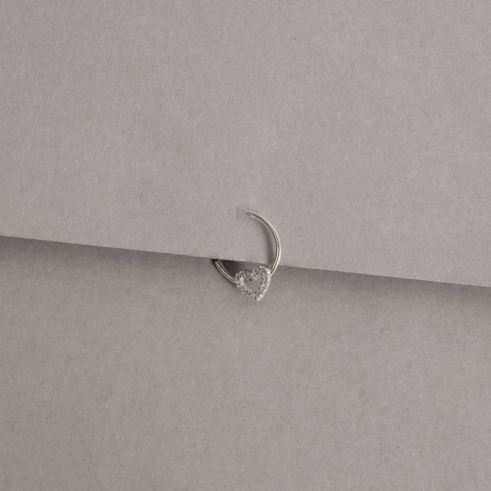 Piercing argola com coração vazado cravejado 11mm