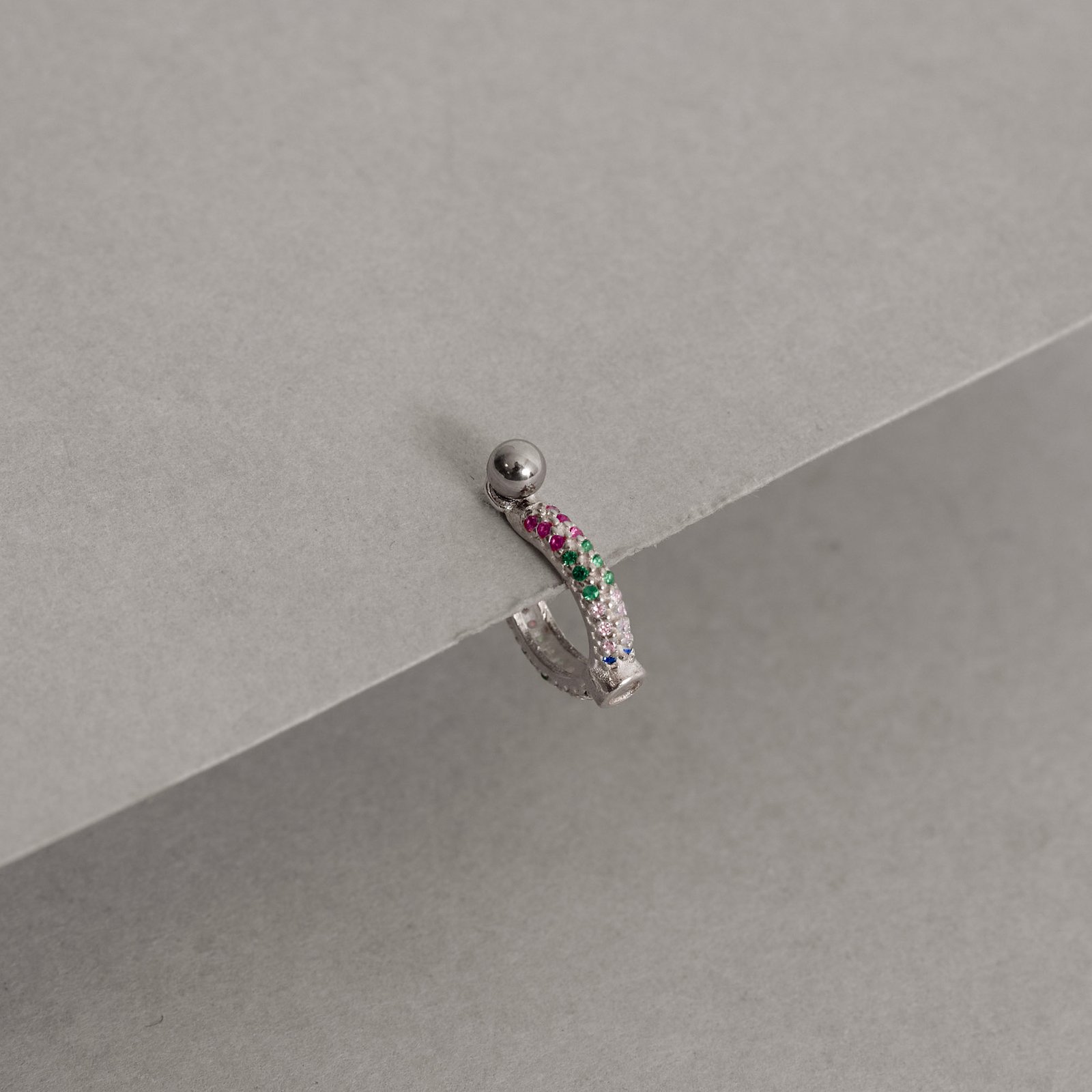 Piercing cravejado duplo colorido detalhe zircônia haste