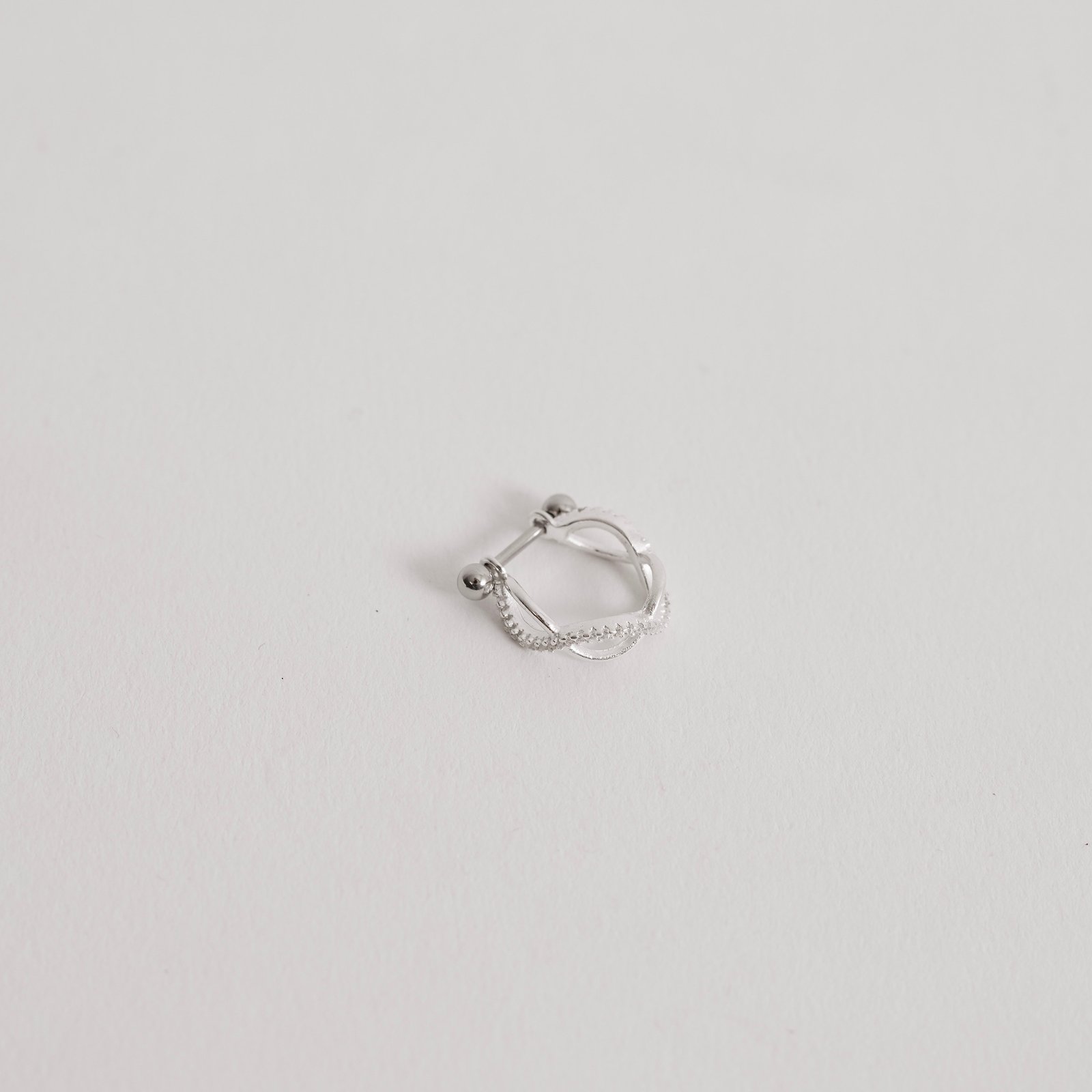 Piercing conch infinito cravejado 13mm haste