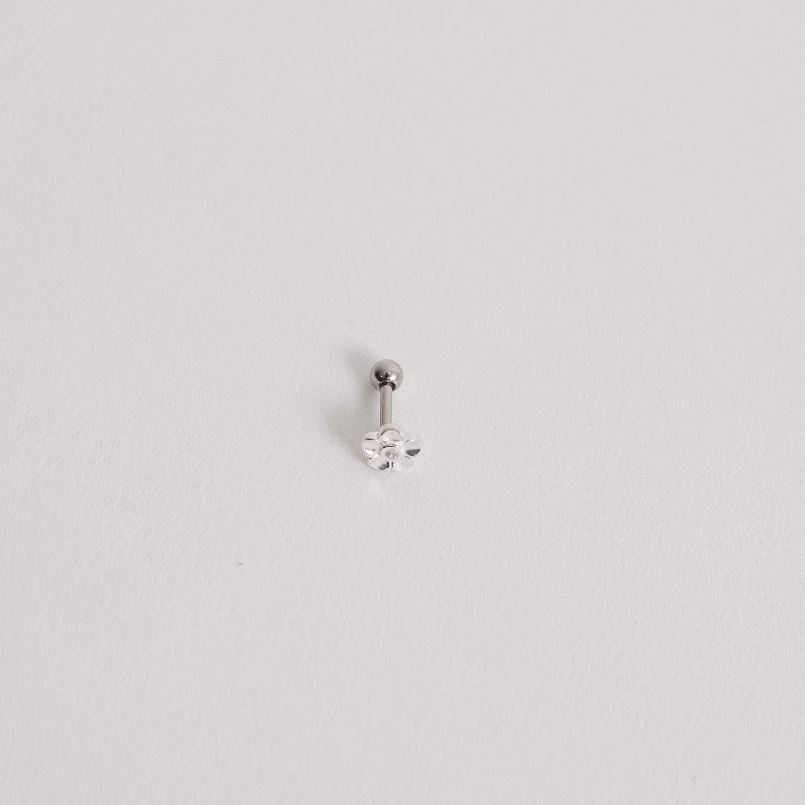 Piercing haste flor com zircônia 5mm