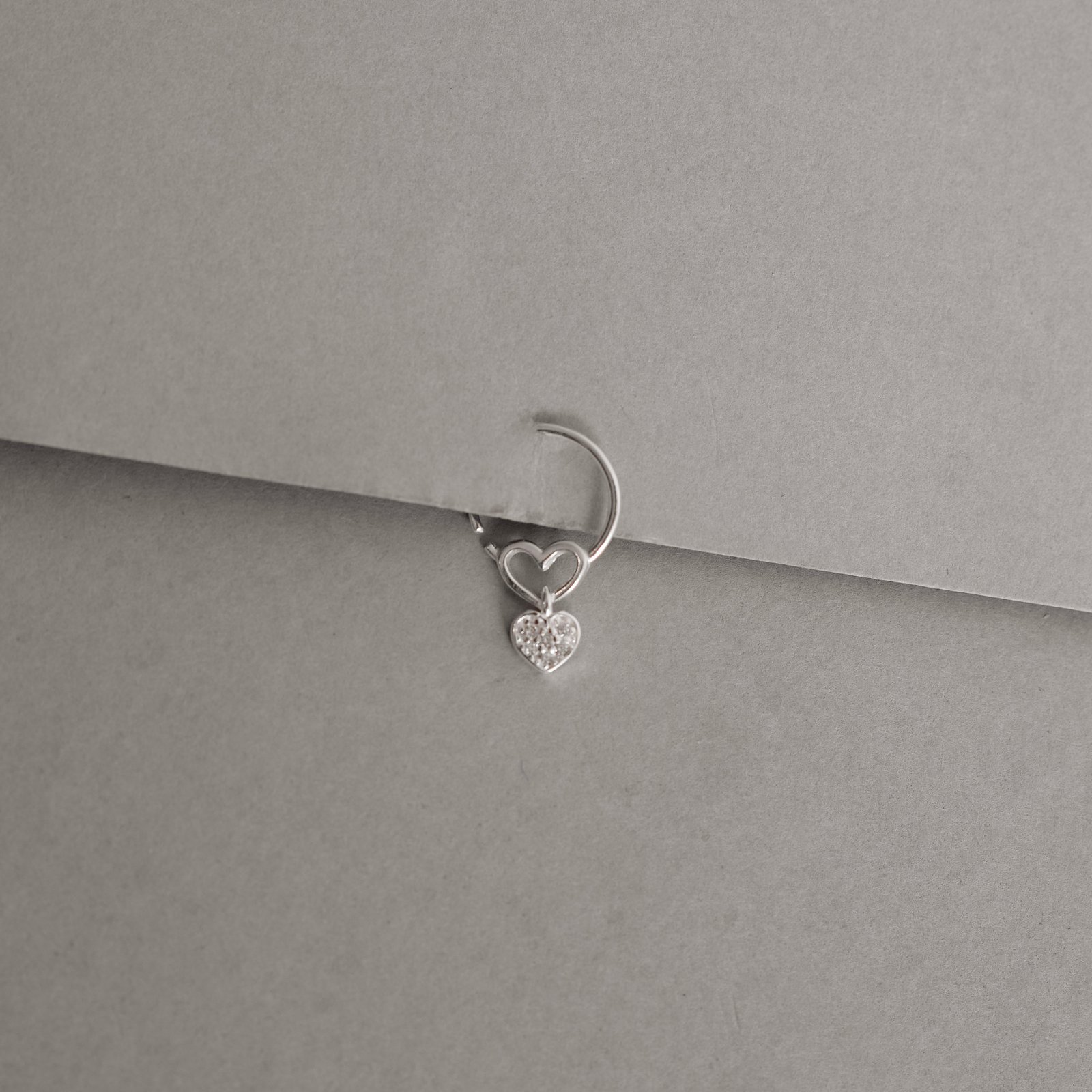 Piercing argola 10mm coração vazado pingente coração cravejado