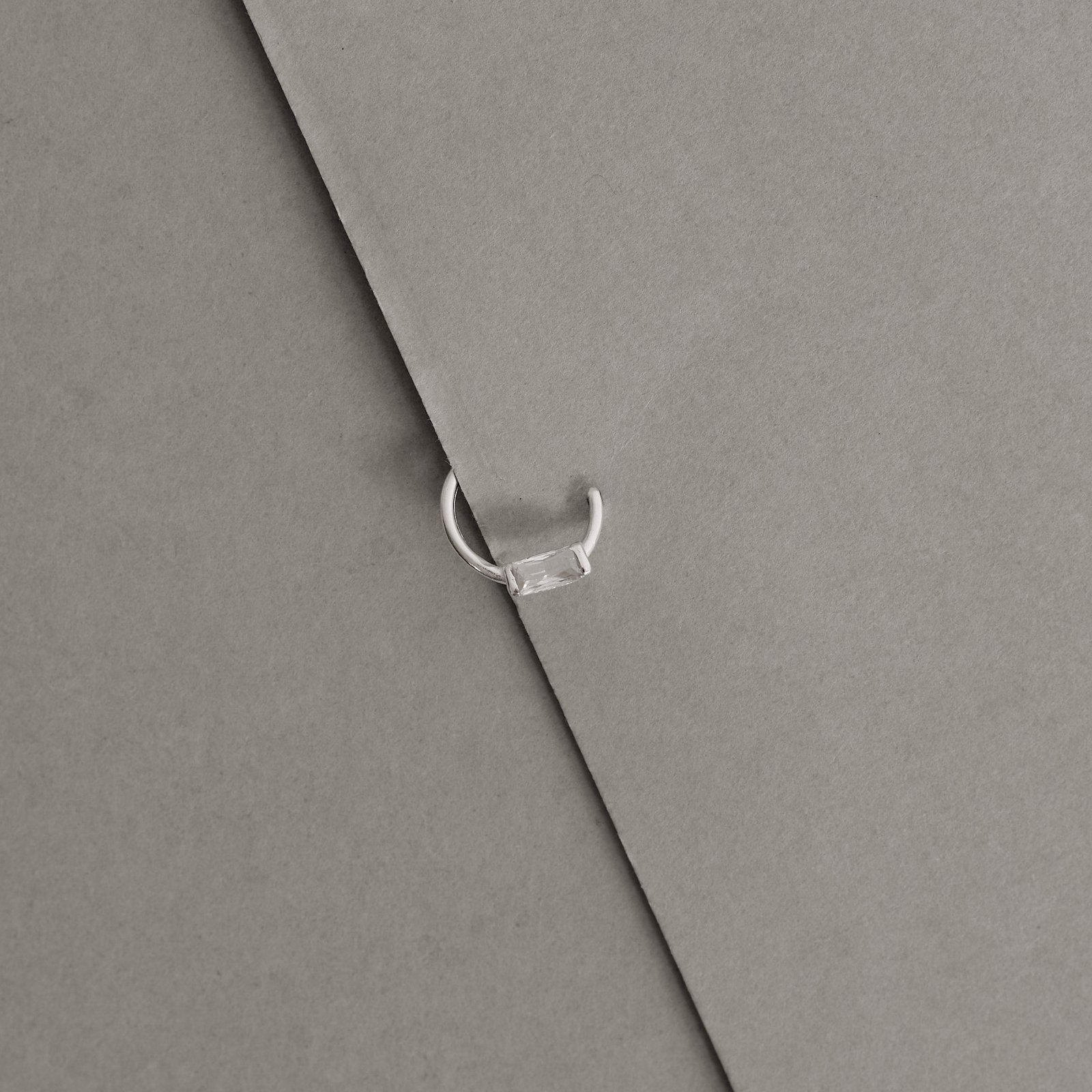 Piercing argola 9mm zircônia retangular