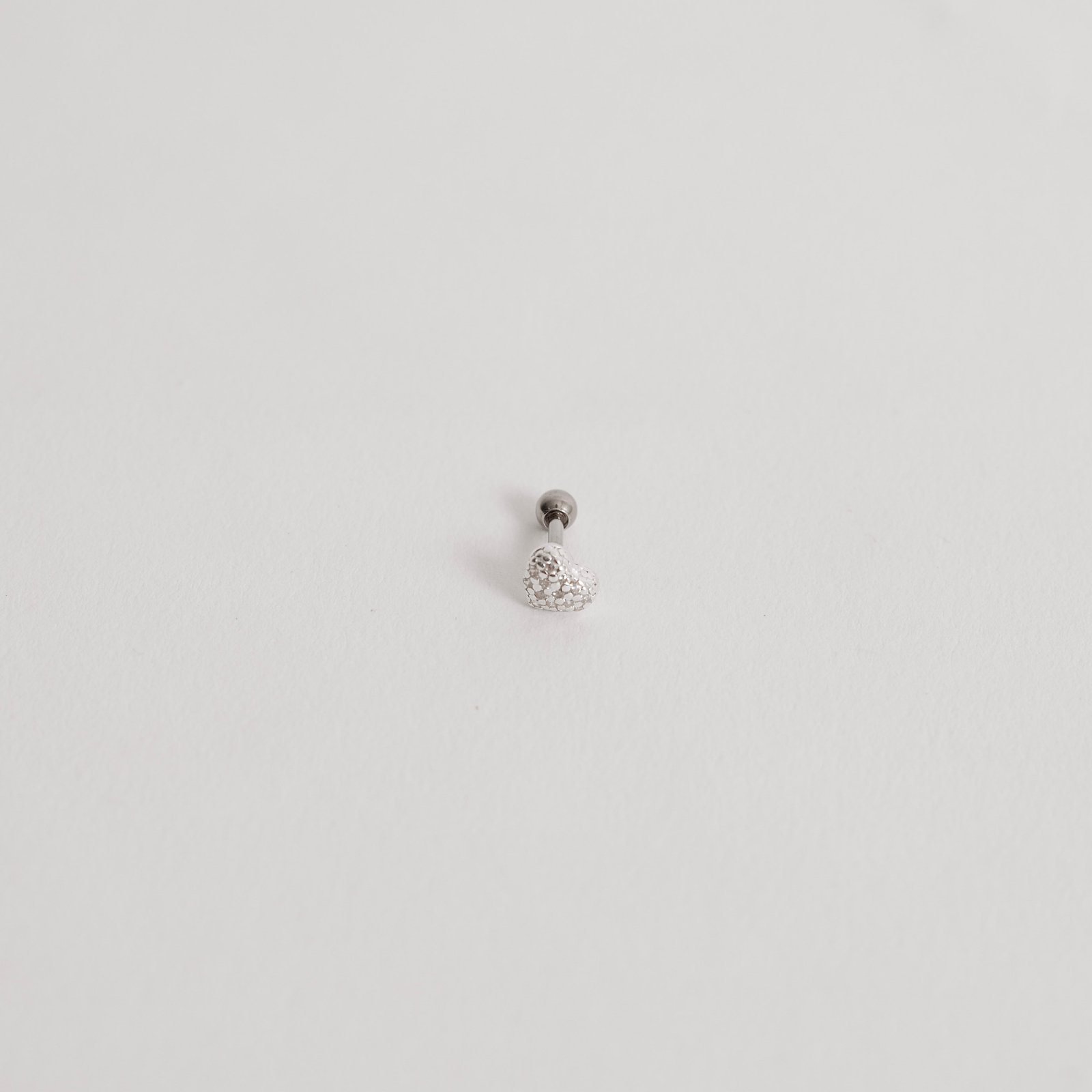 Piercing haste coração cravejado 6mm