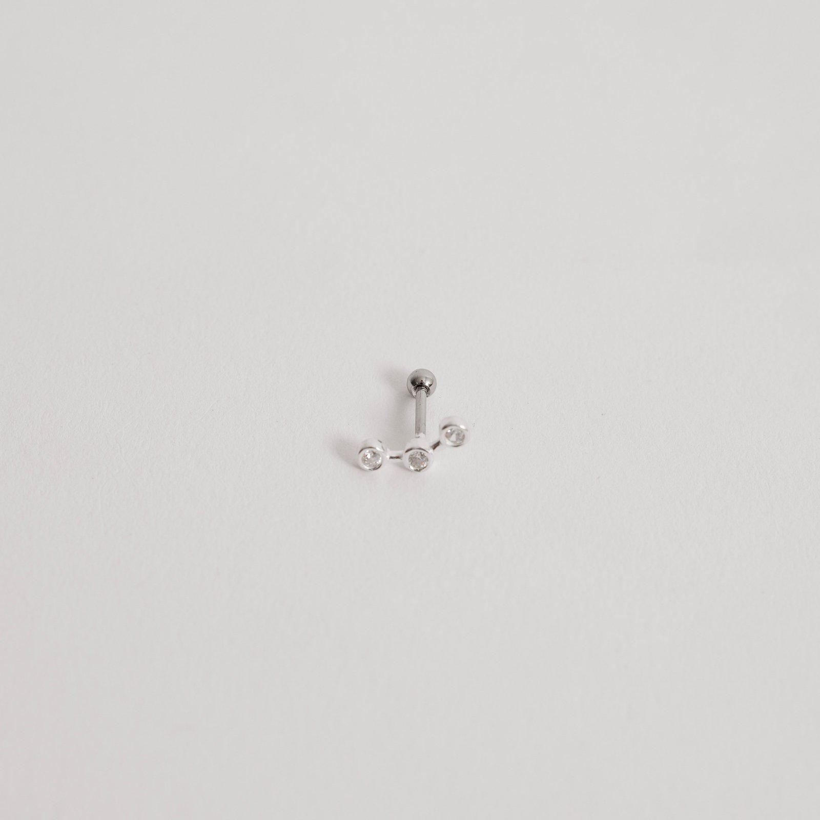 Piercing haste cluster 3 zircônias 11mm