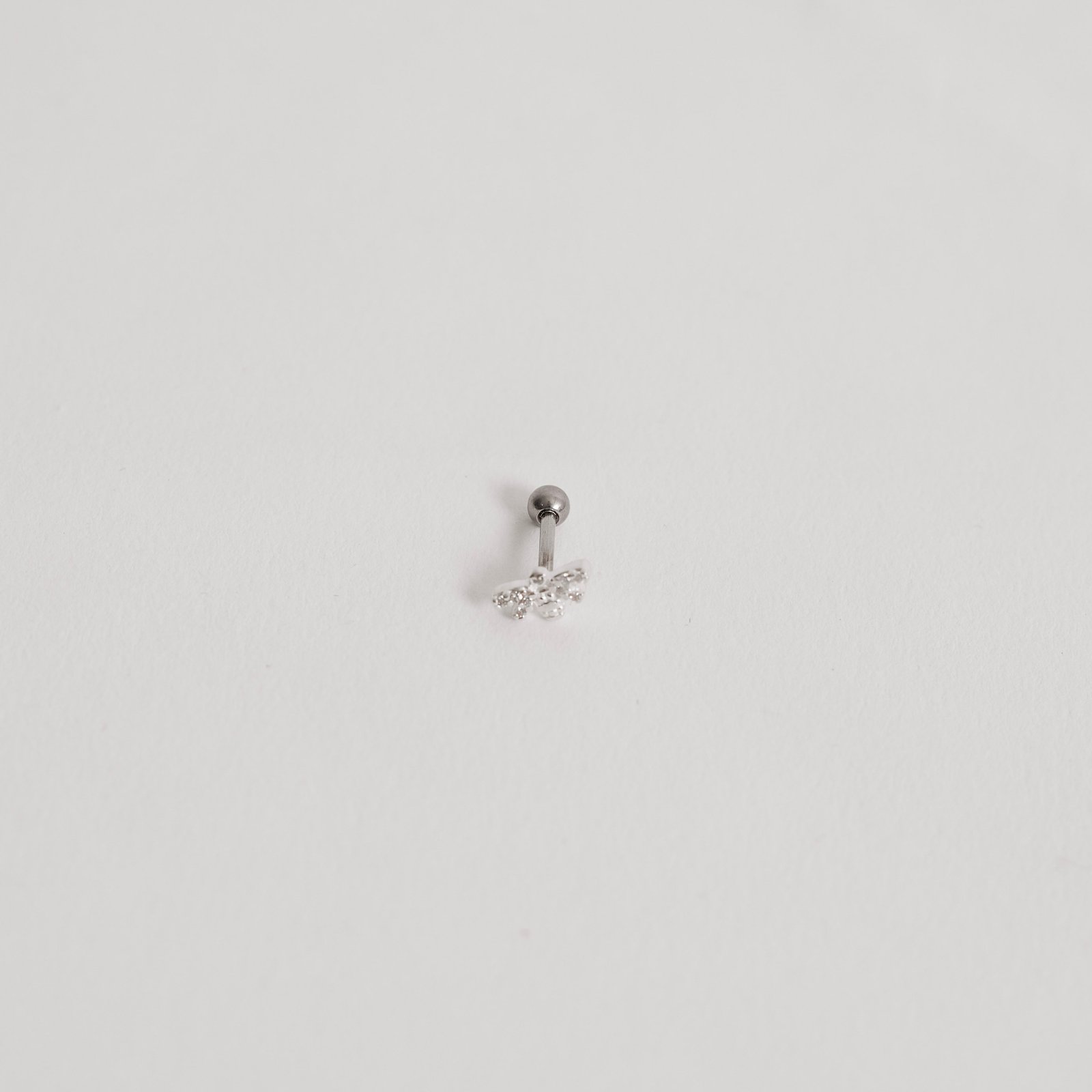 Piercing haste abelha cravejada 7mm