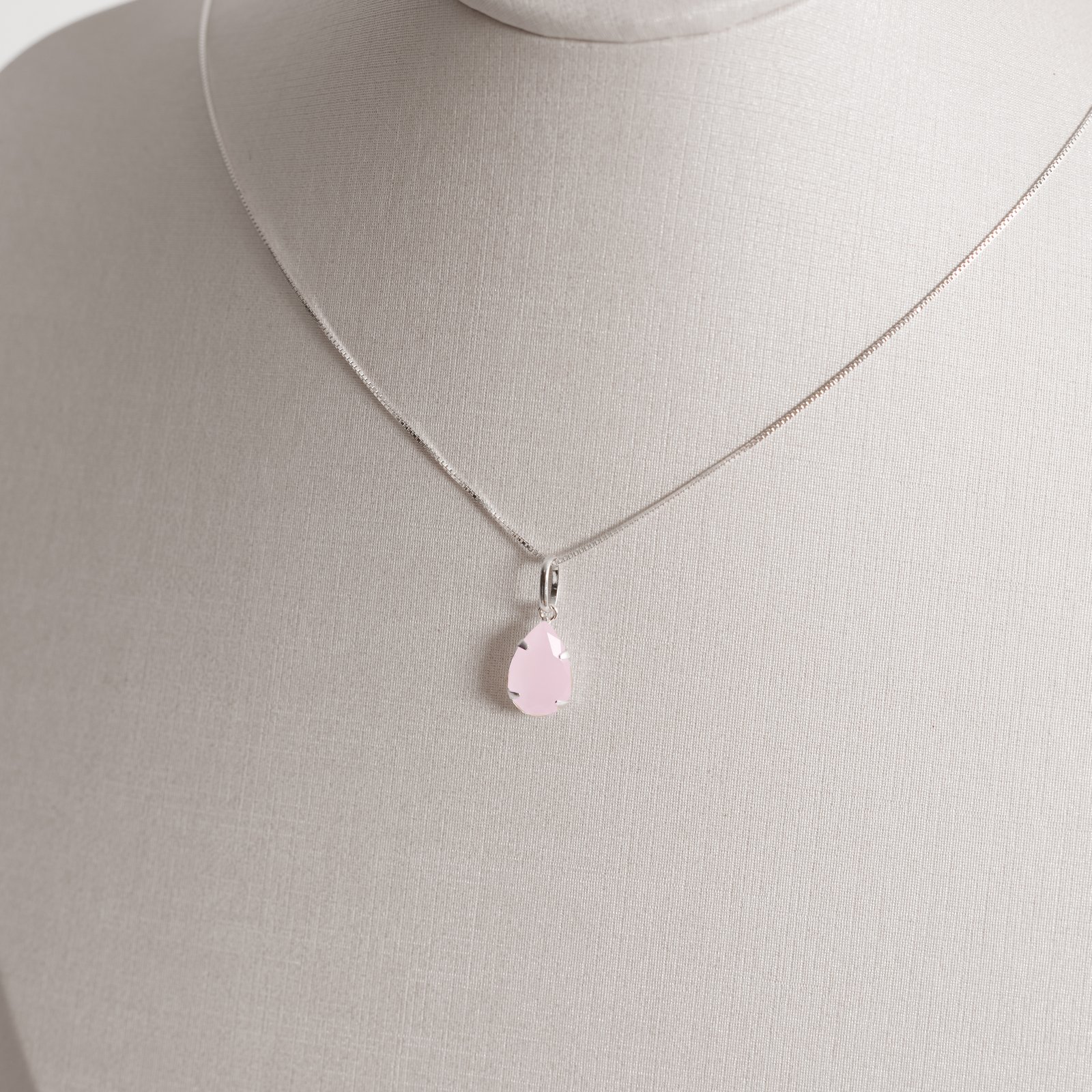 Colar pingente zircônia gota rosa leitoso 12mm 45cm