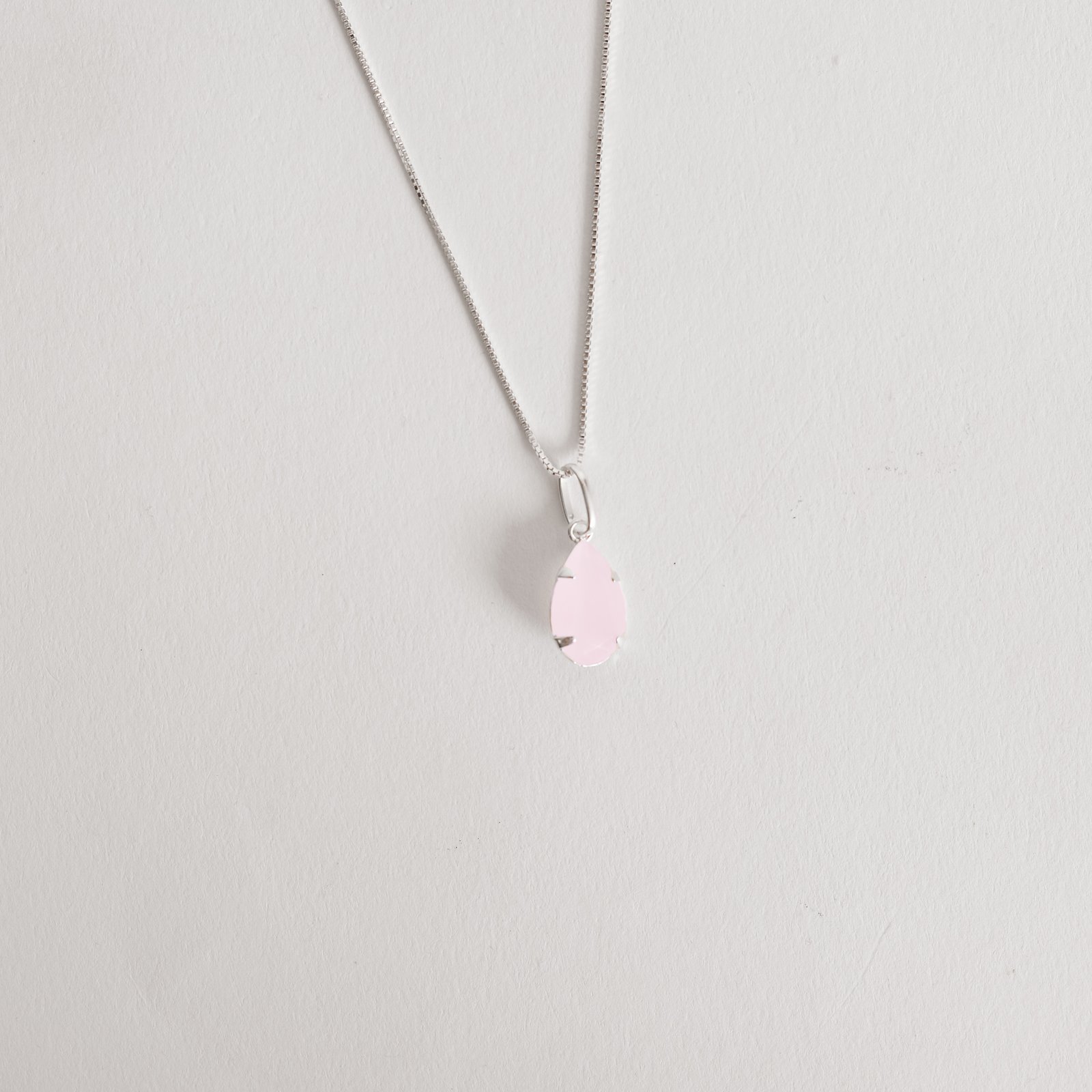 Colar pingente zircônia gota rosa leitoso 12mm 45cm