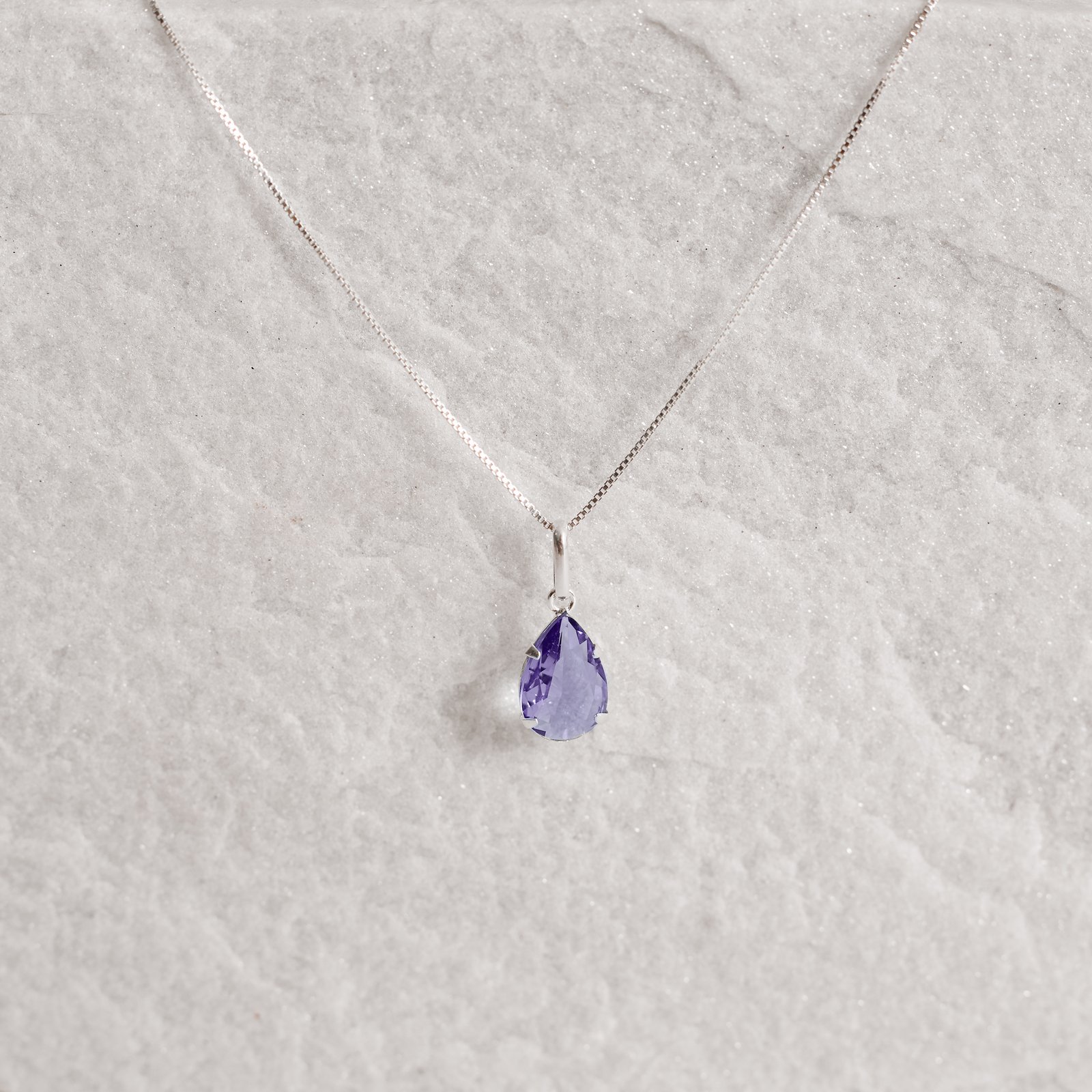Colar pingente zircônia gota roxo 12mm 45cm