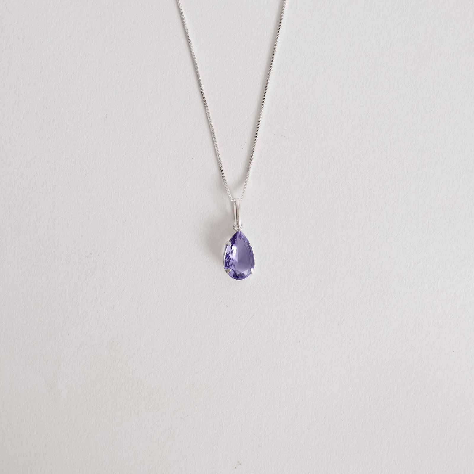 Colar pingente zircônia gota roxo 12mm 45cm