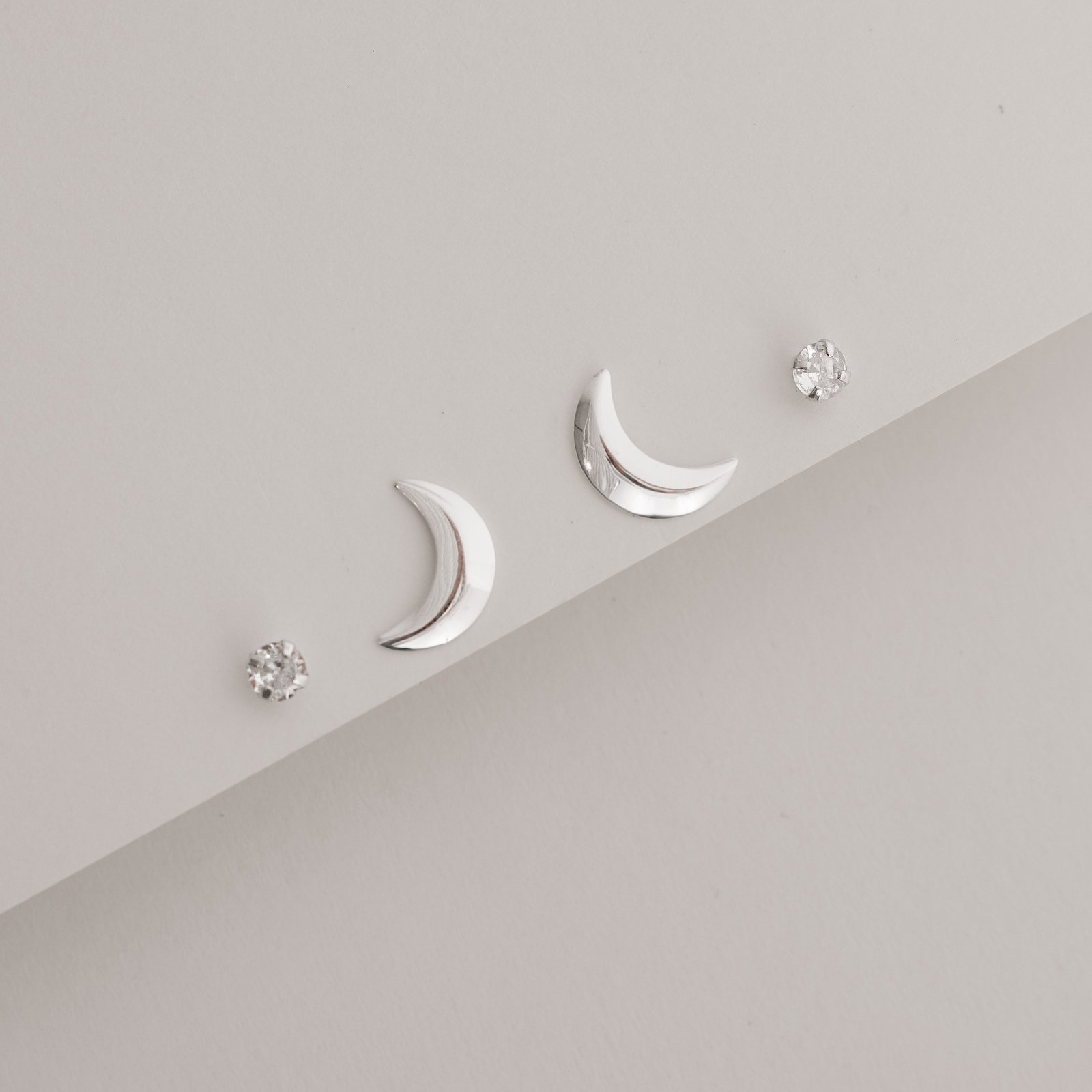 Dupla zircônia redonda 4mm e lua 12mm