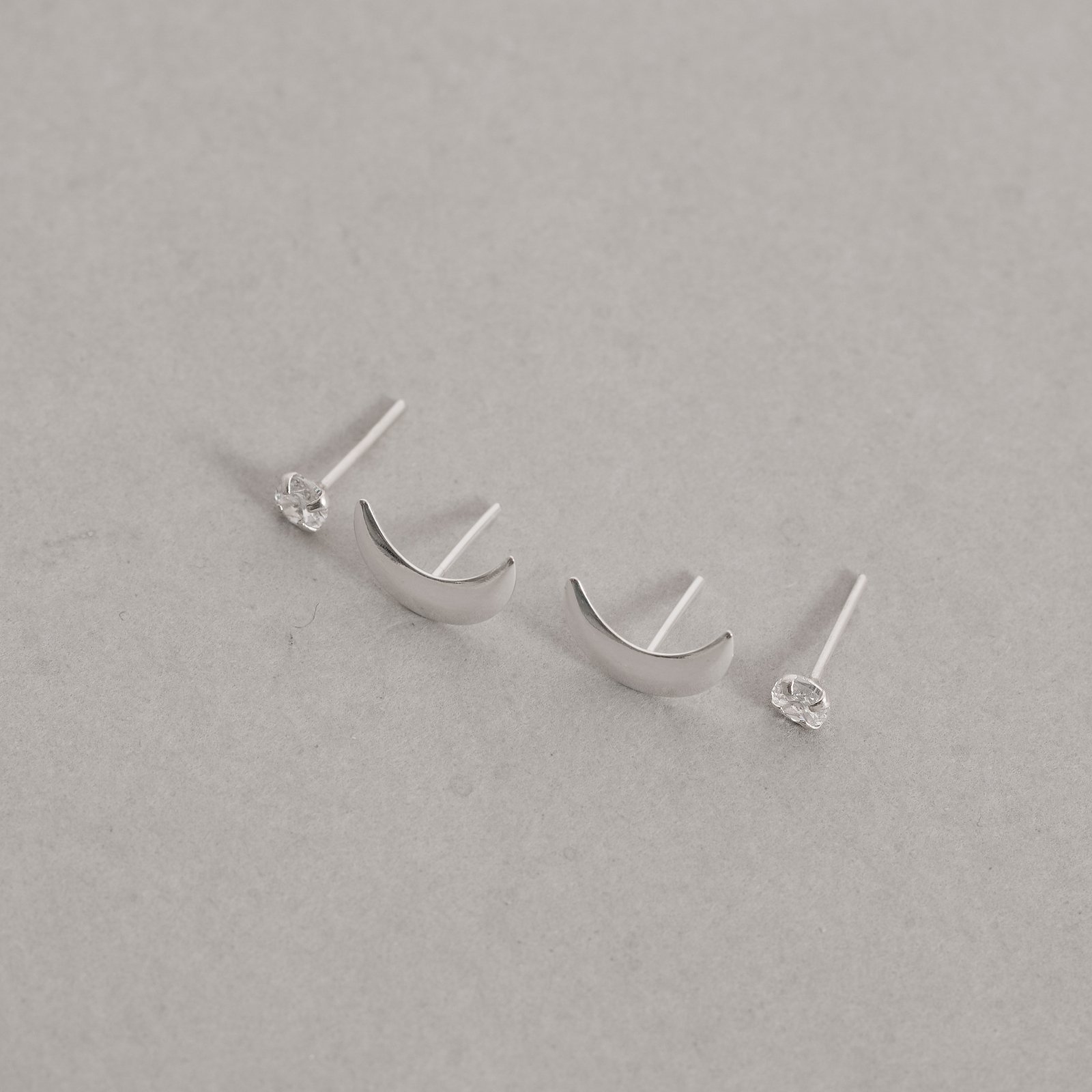Dupla zircônia redonda 4mm e lua 12mm