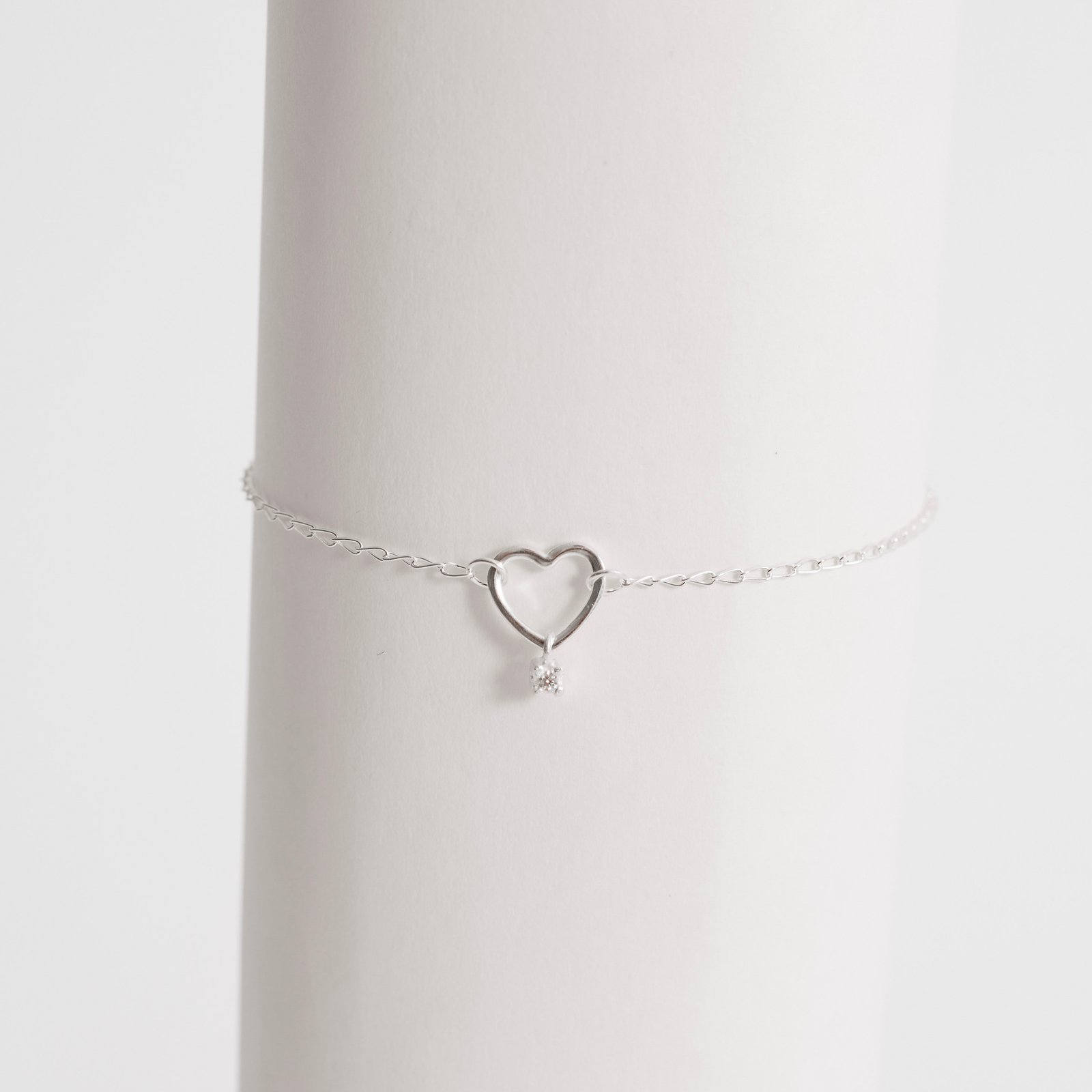 Pulseira entremeio coração vazado pingente mini zircônia