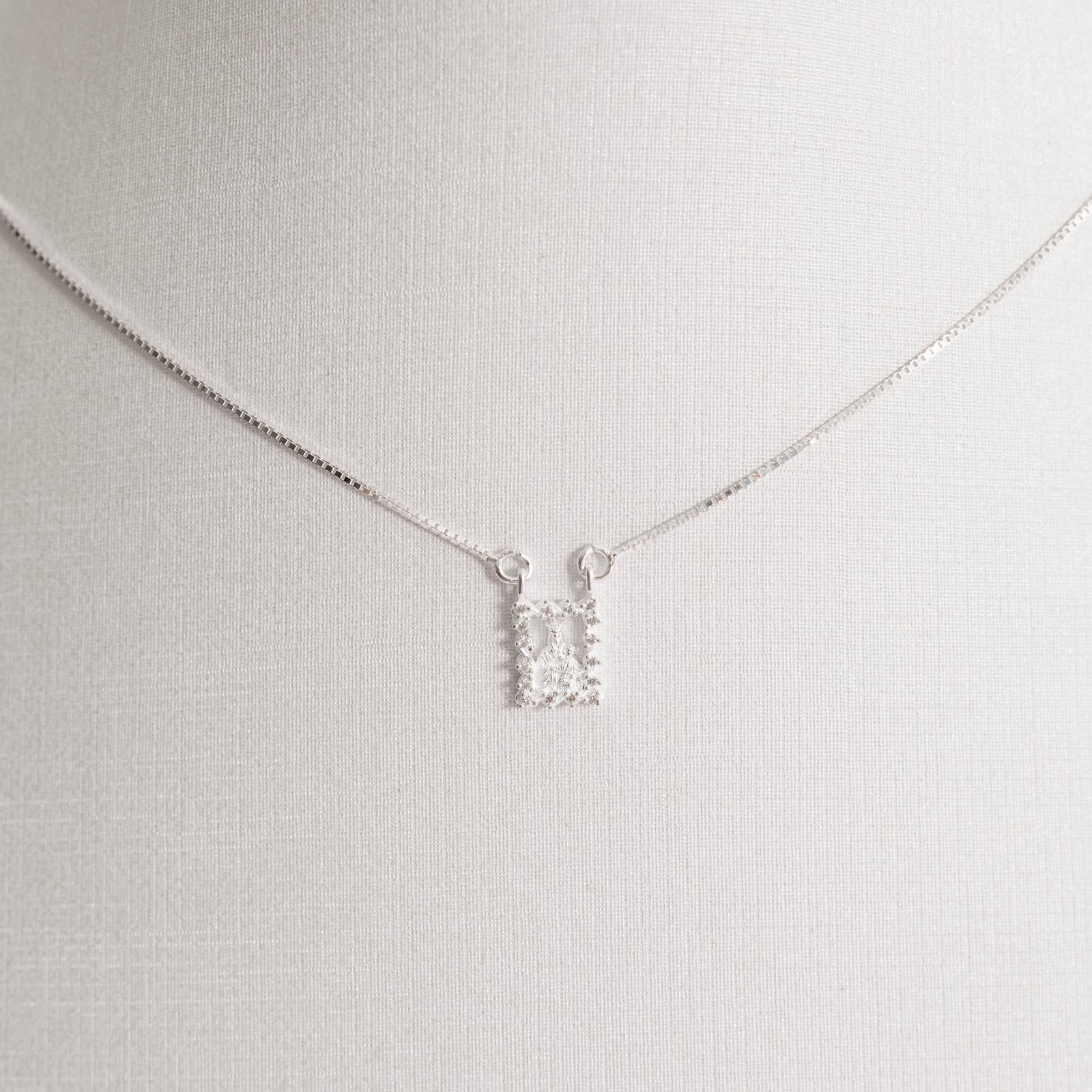 Escapulário tradicional medalhas cravejadas v15 60cm
