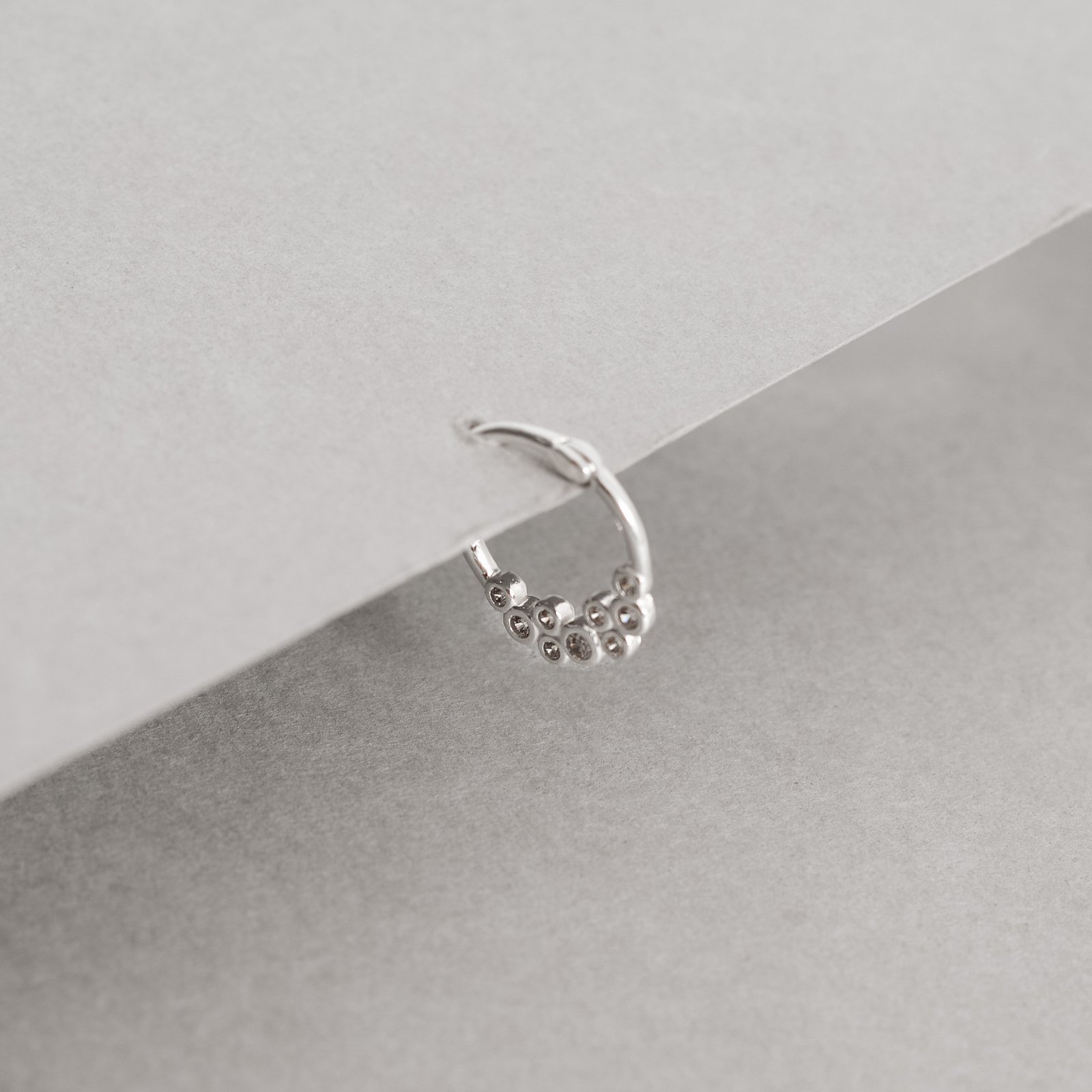 Piercing argola 12mm trava círculos com zircônias orelha esquerda