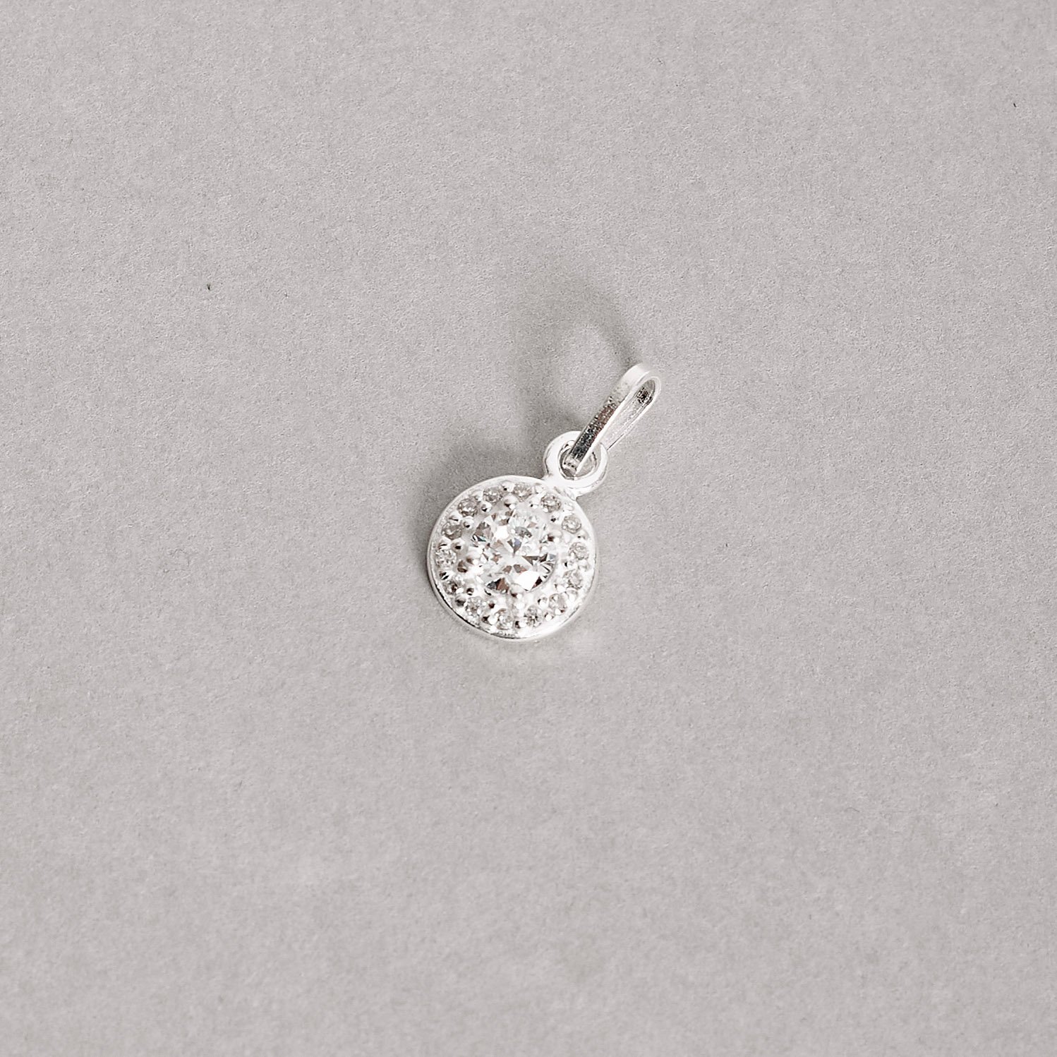Pingente círculo cravejado 8mm