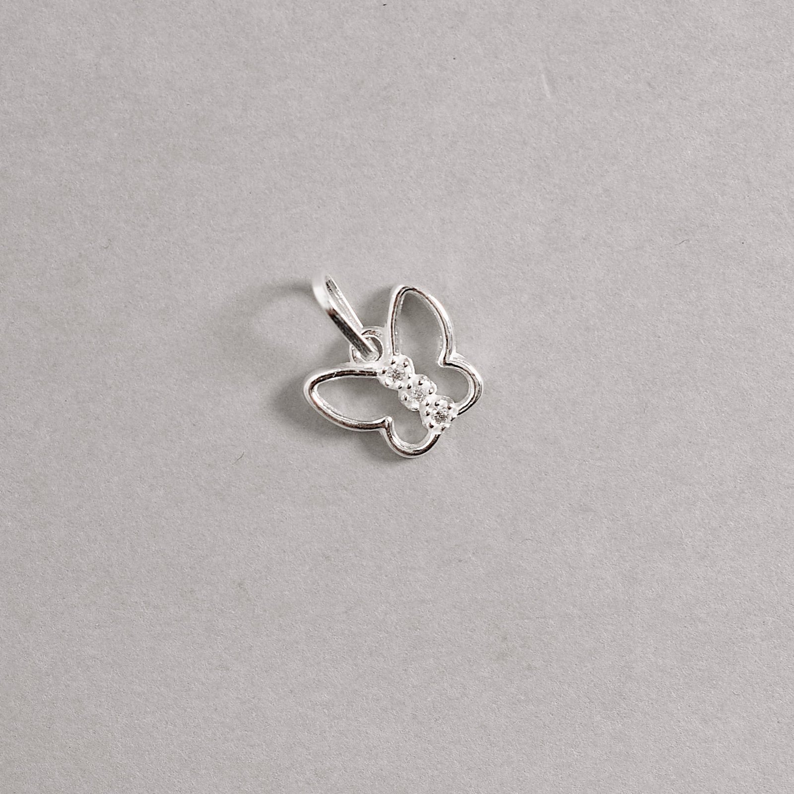Pingente borboleta com zircônia 11mm