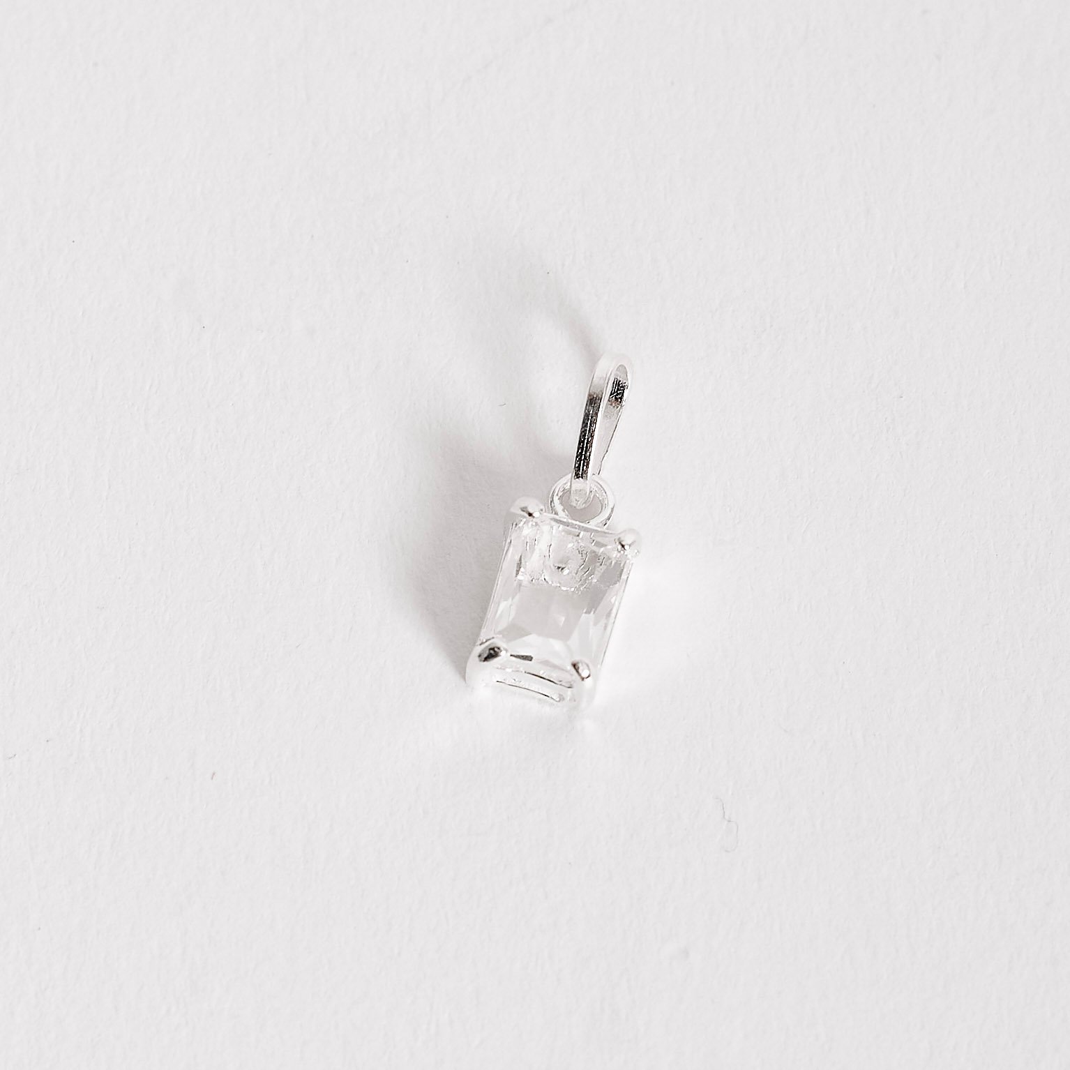 Pingente zircônia retangular cristal 7x5mm