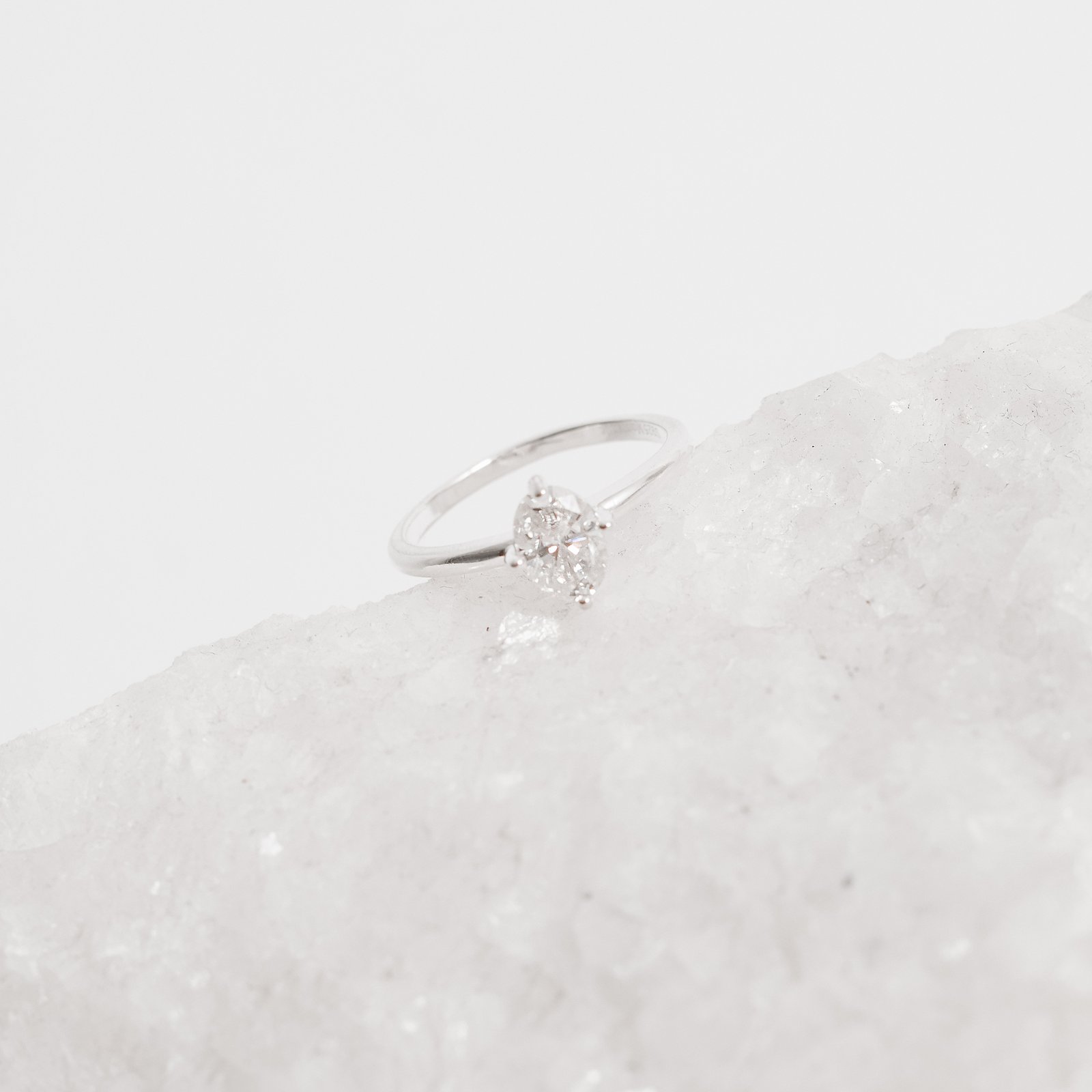 Anel solitário moissanite oval 5x7mm