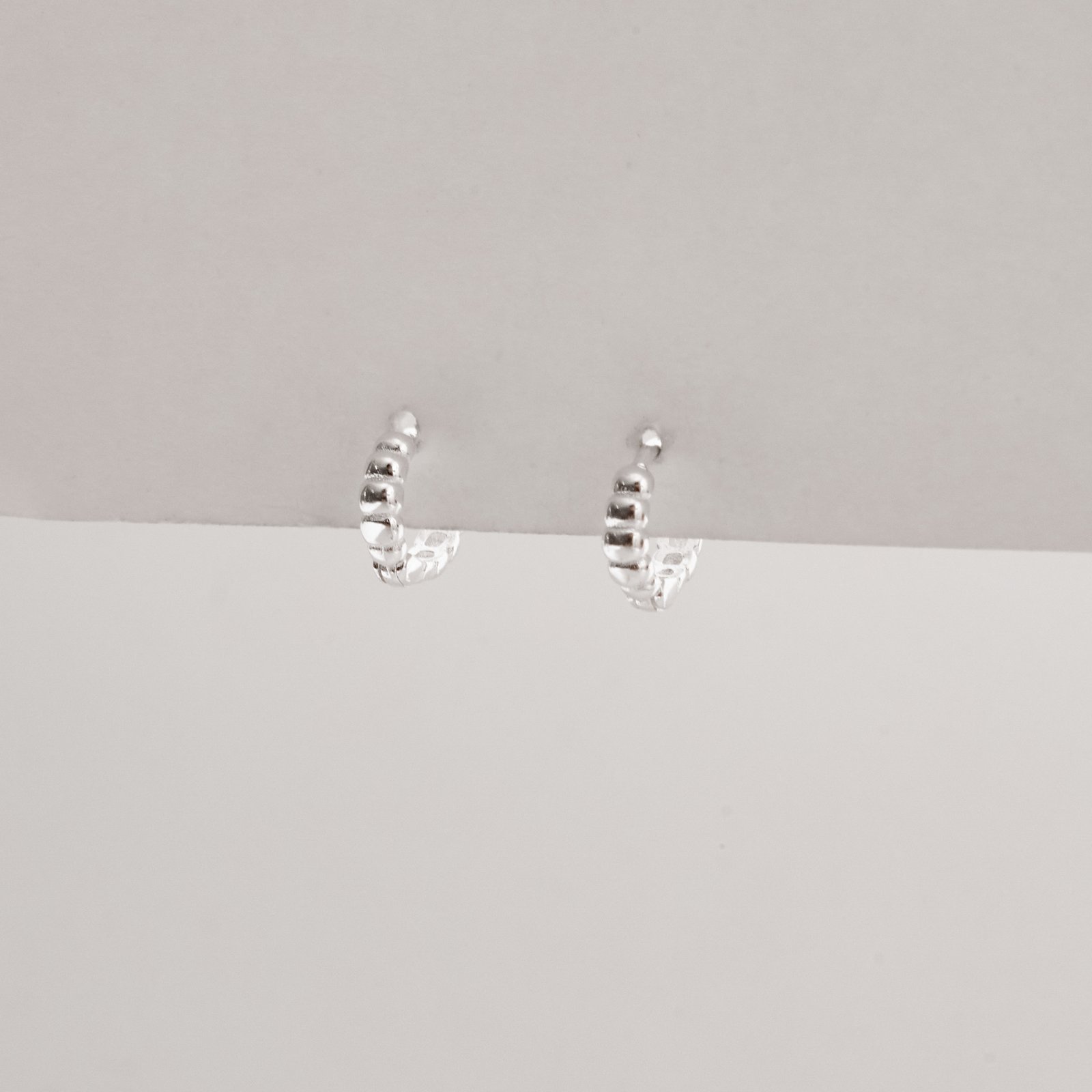 Argola click fio bolinhas 9mm