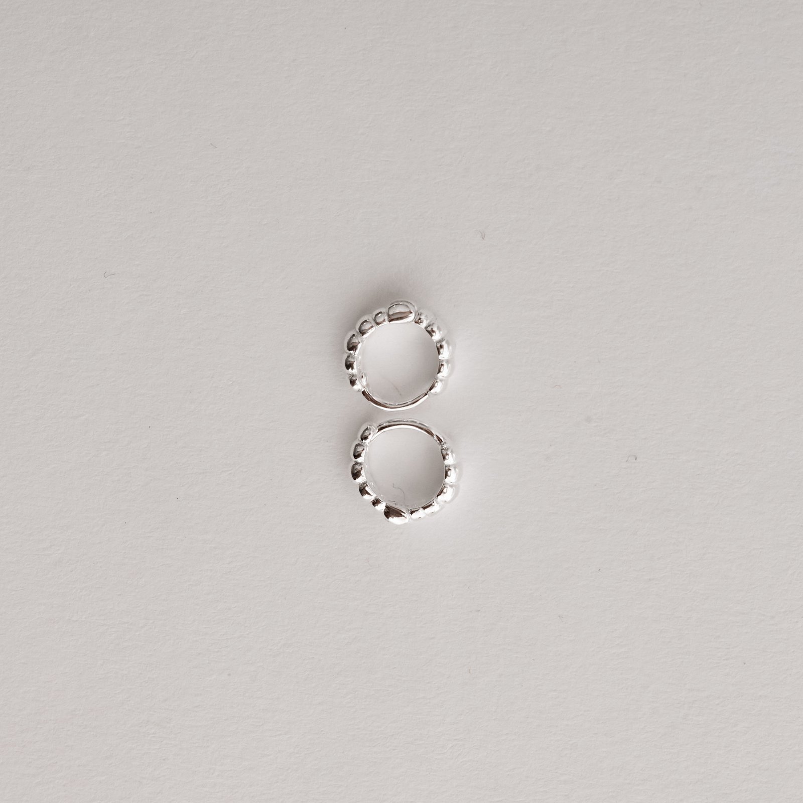 Argola click fio bolinhas 9mm