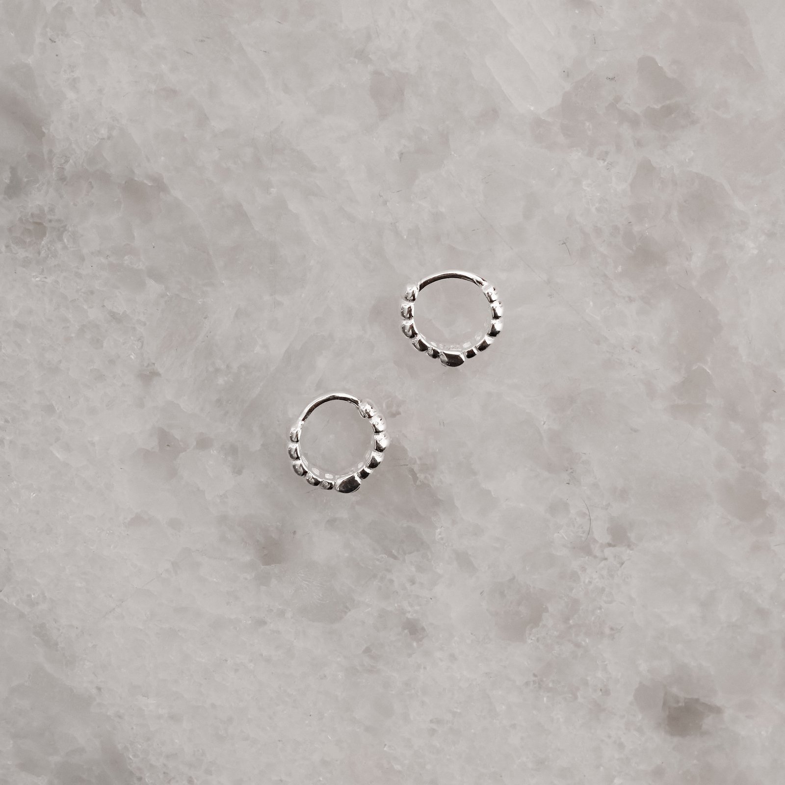 Argola click fio bolinhas 9mm