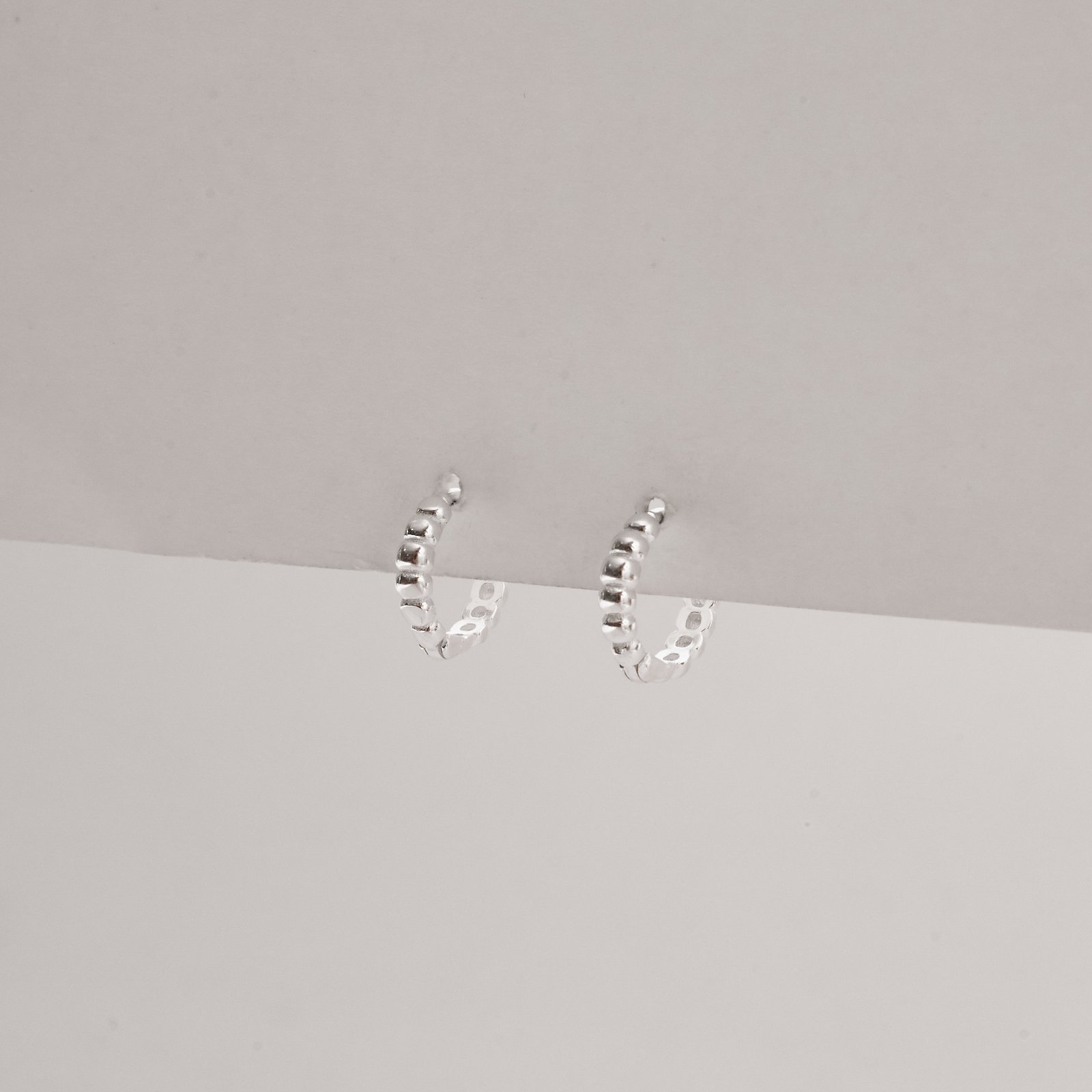 Argola click fio bolinhas 11mm