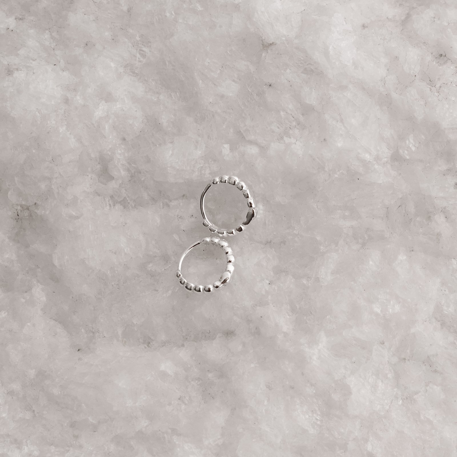 Argola click fio bolinhas 11mm