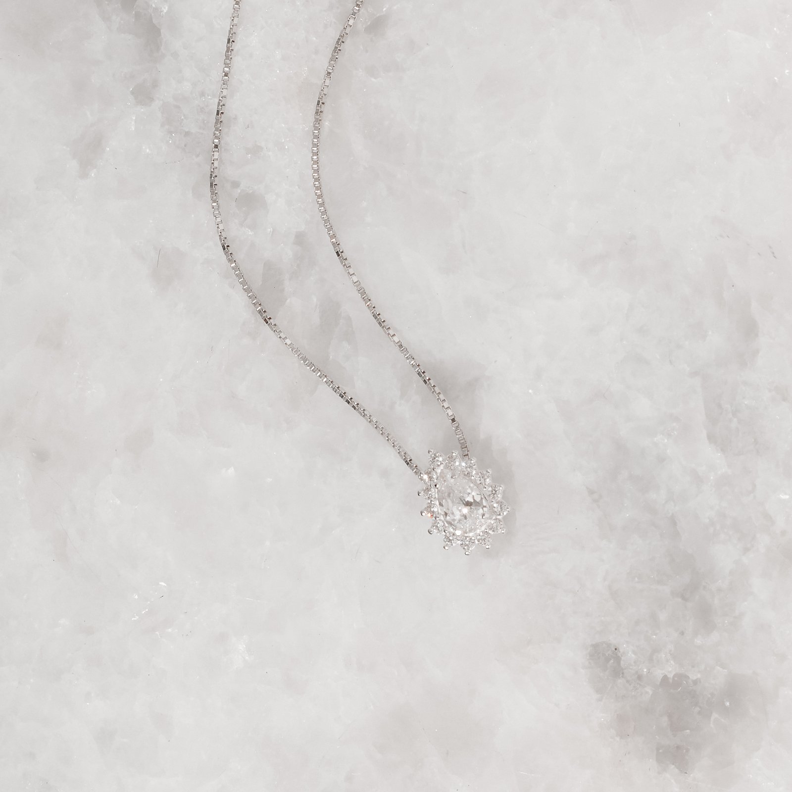 Colar zircônia gota com cravejado 10mm 45cm
