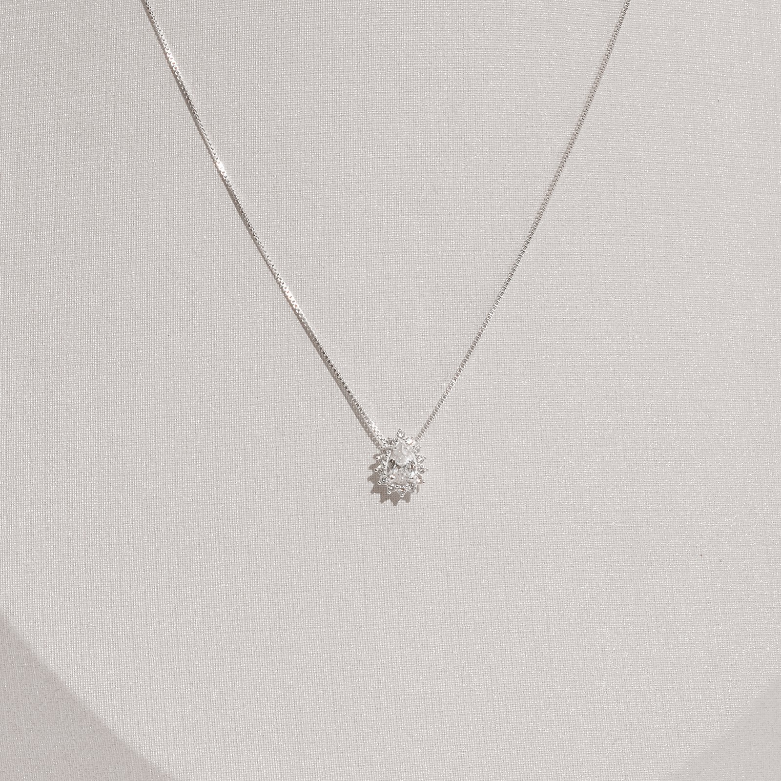 Colar zircônia gota com cravejado 10mm 45cm