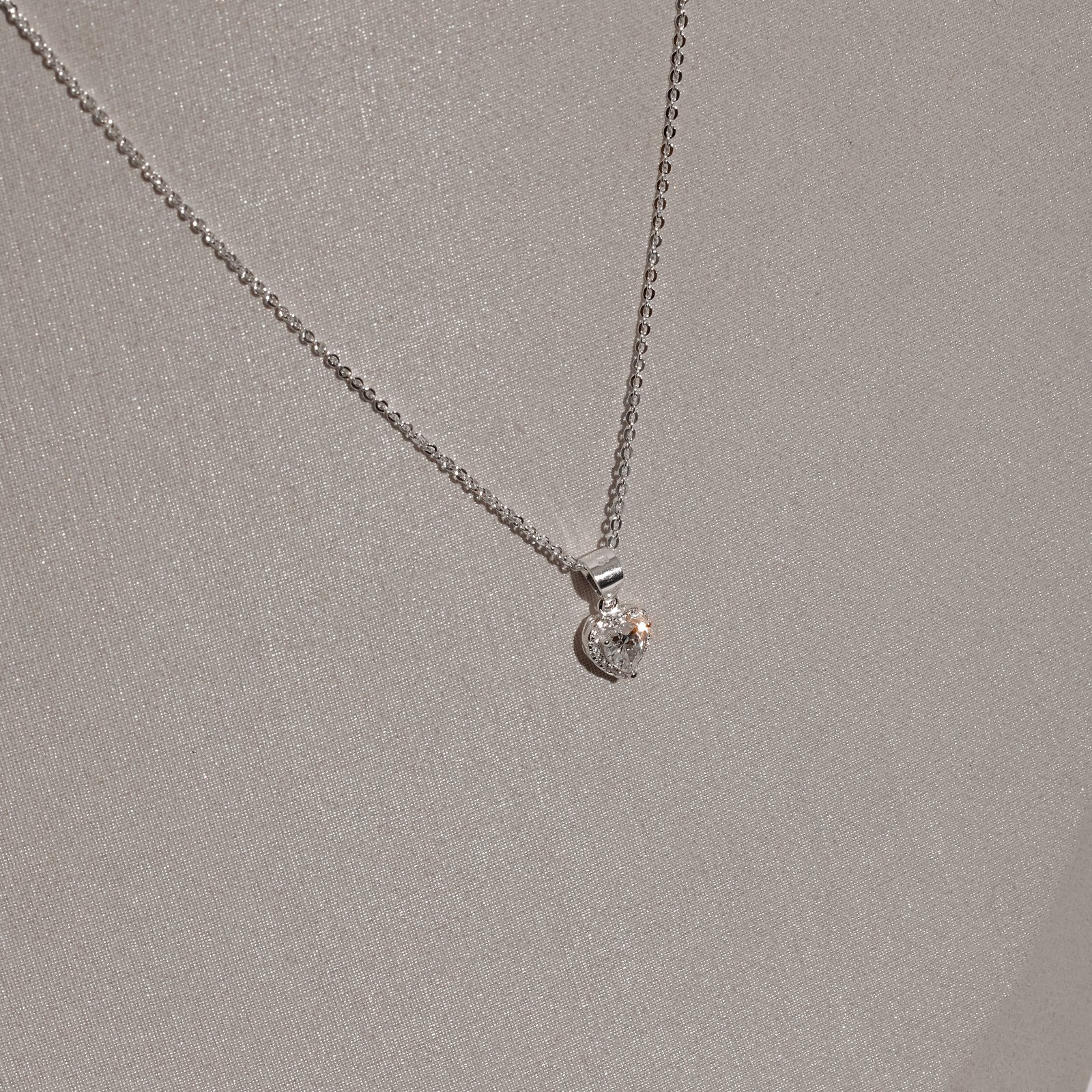 Conjunto brinco e colar zircônia coração com cravejado 7mm corrente cadeadinho 40cm