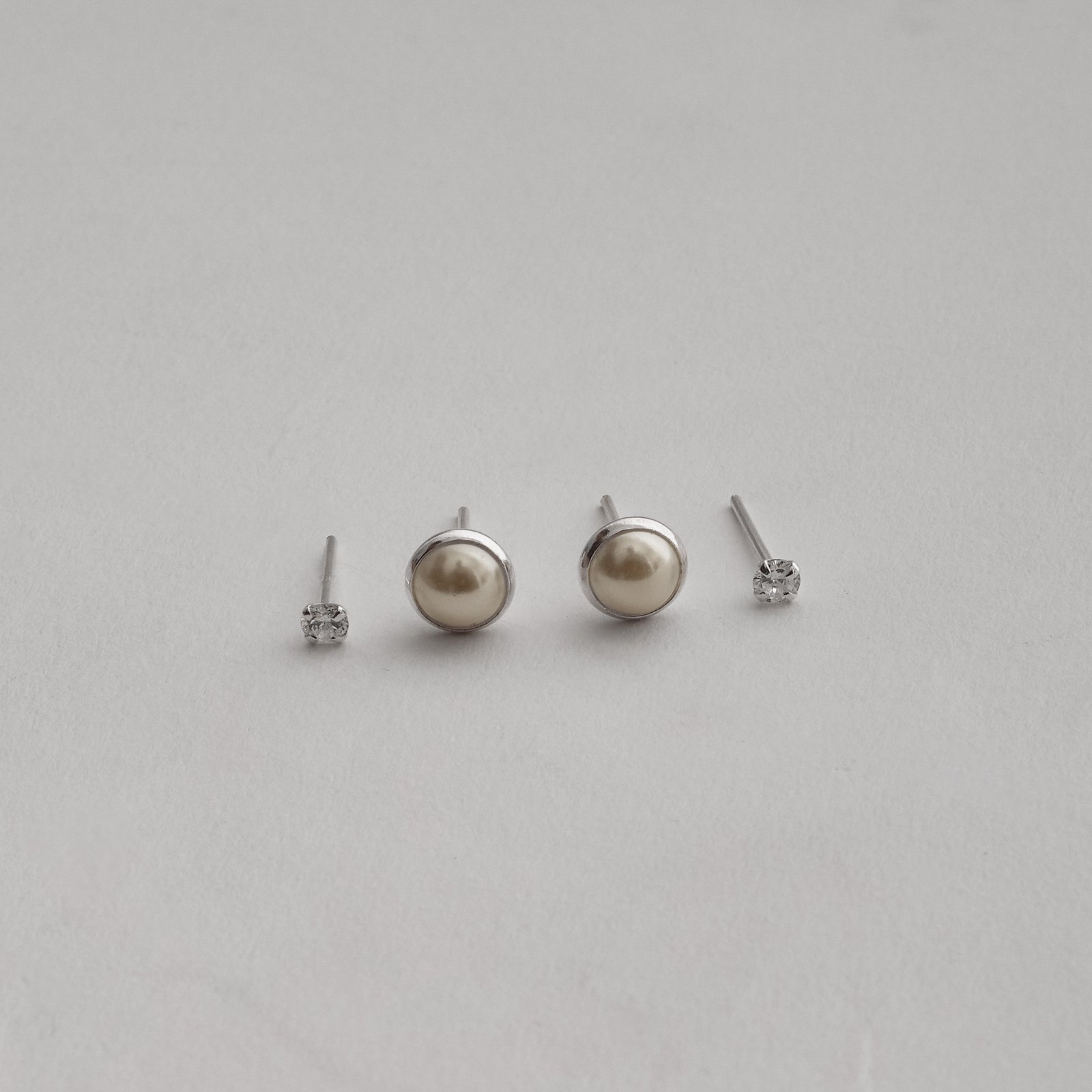 Dupla zircônia 3mm e meia pérola 6mm