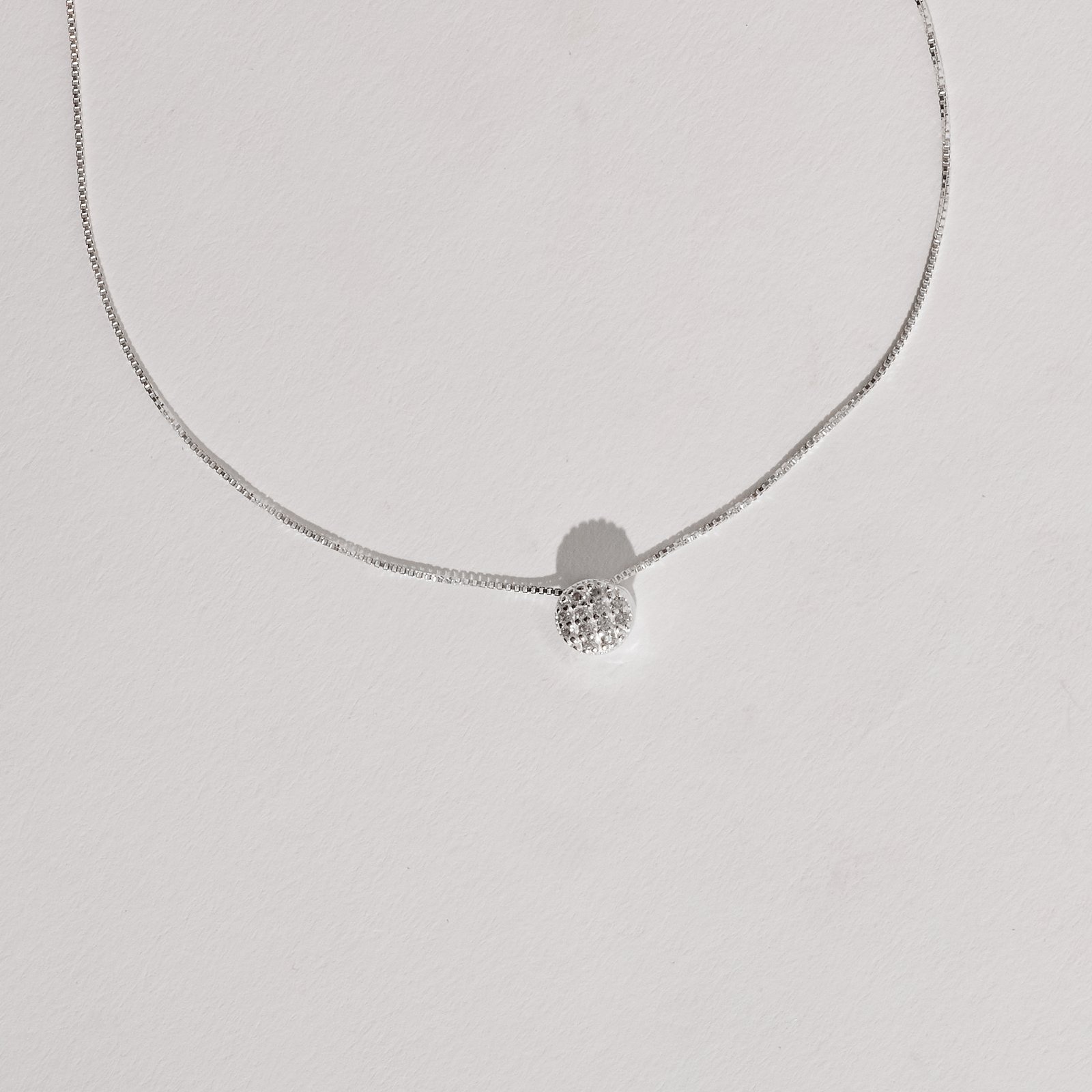 Colar círculo com zircônias 7mm 40cm